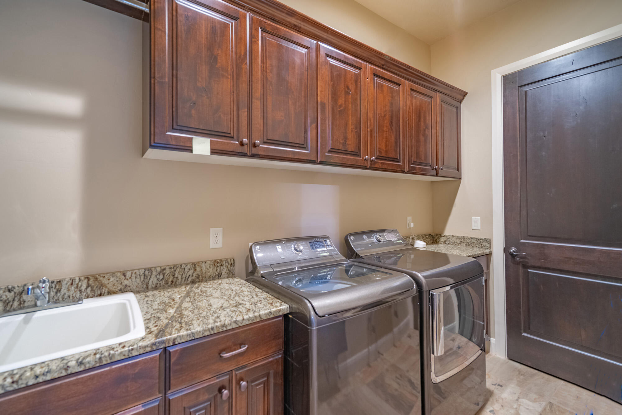 4976 N MESQUITE DR