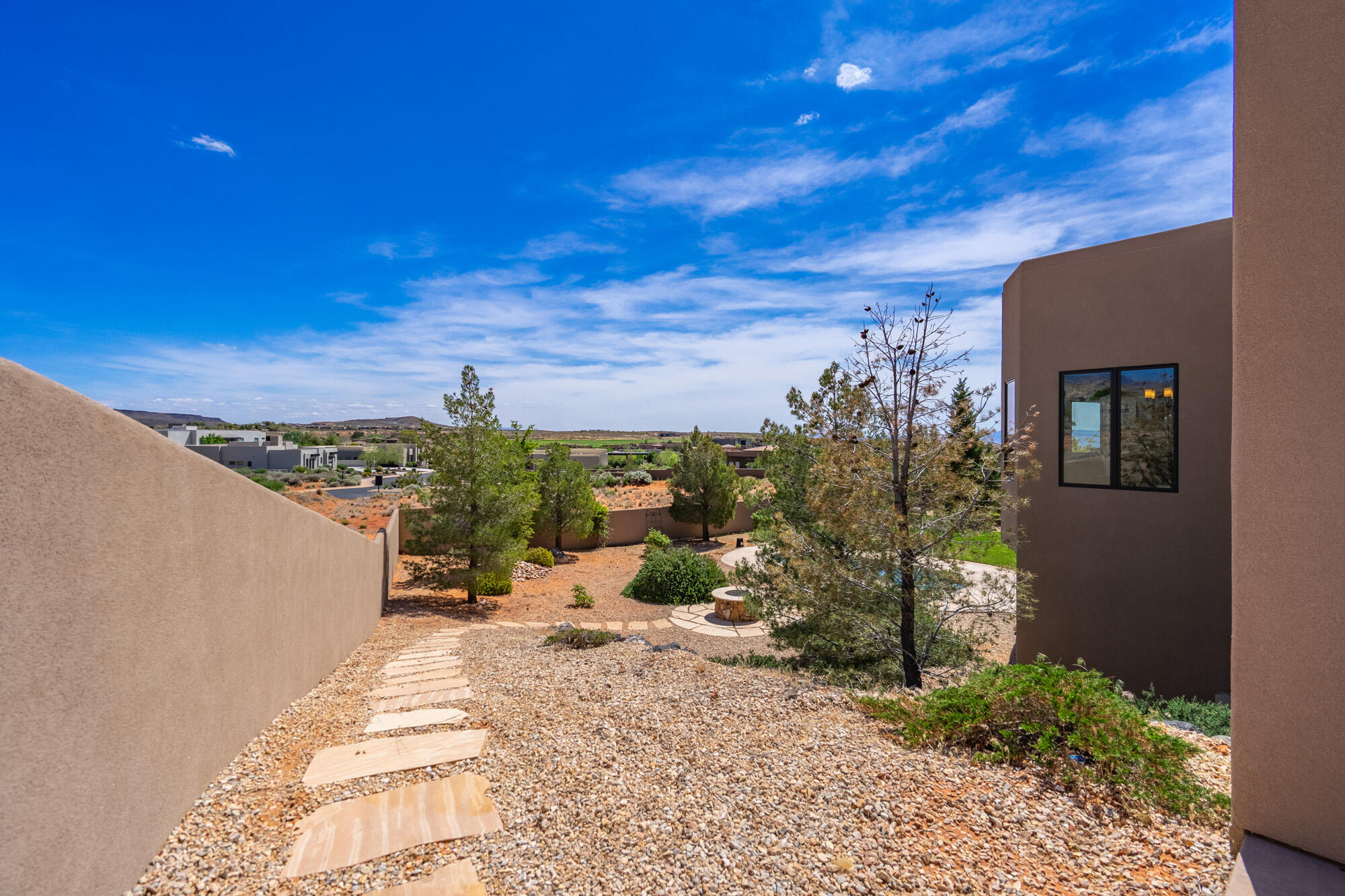 4976 N MESQUITE DR