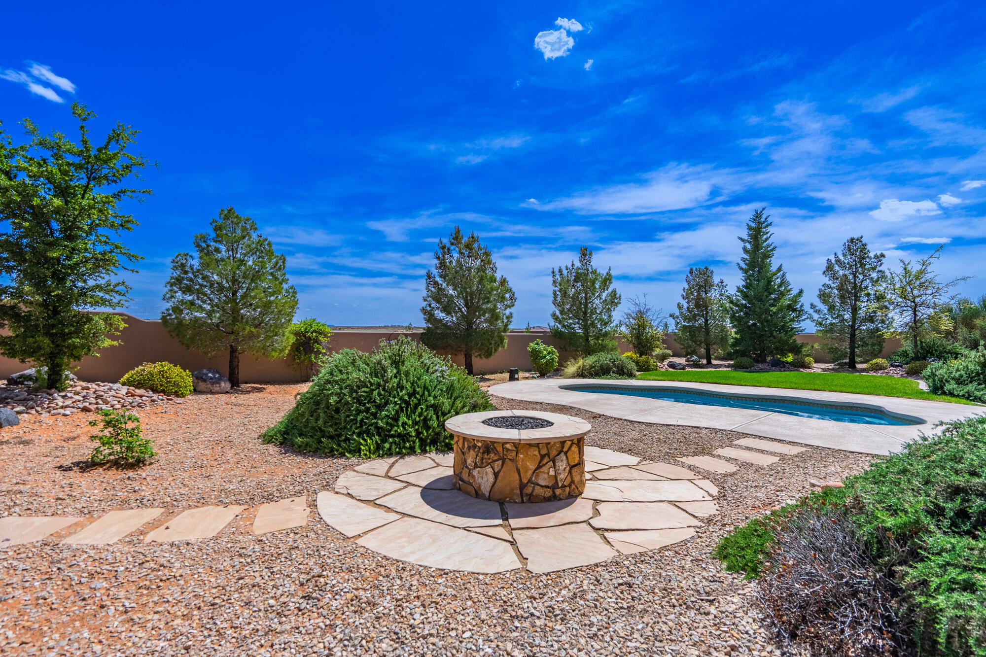 4976 N MESQUITE DR