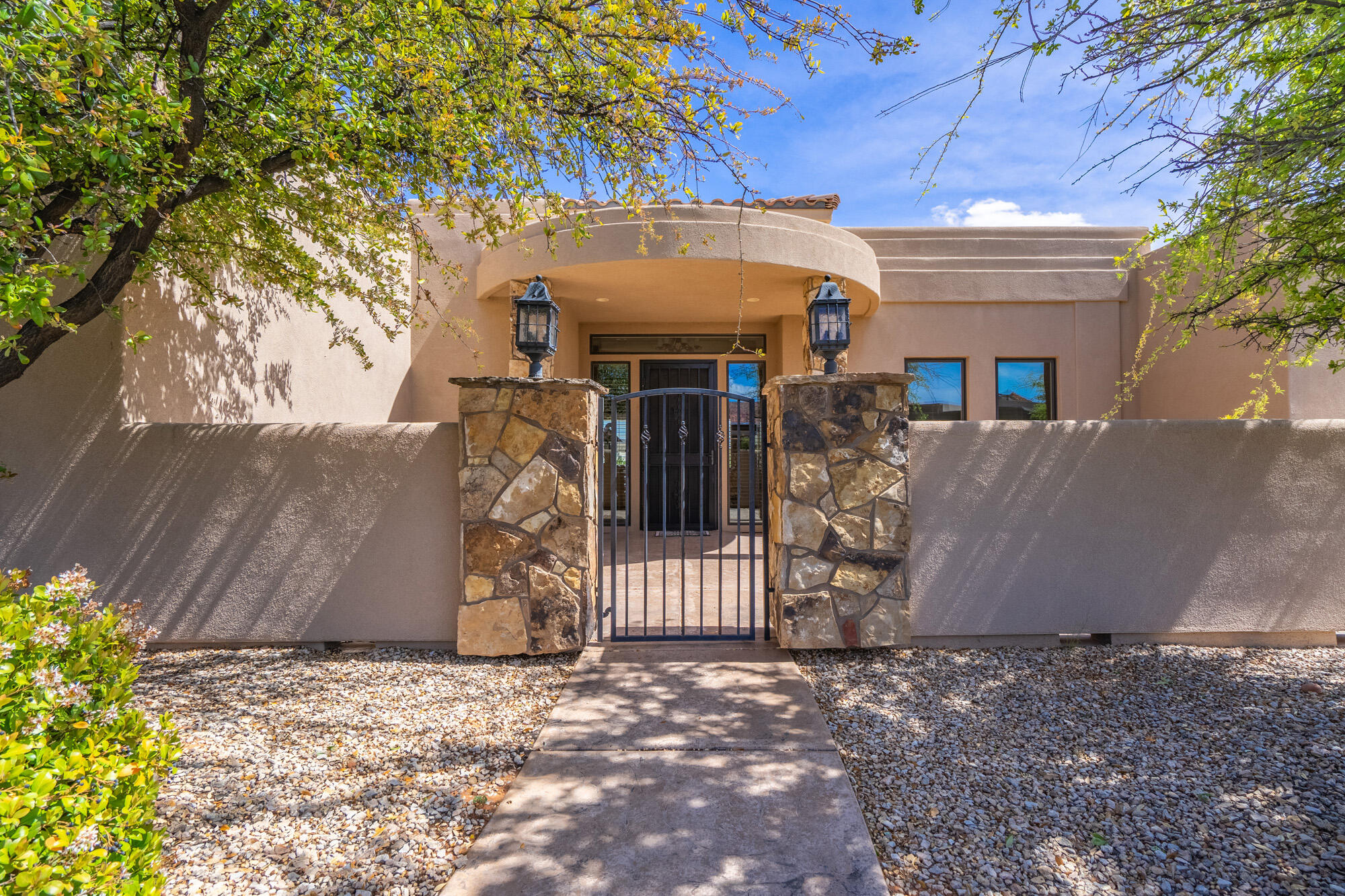 4976 N MESQUITE DR