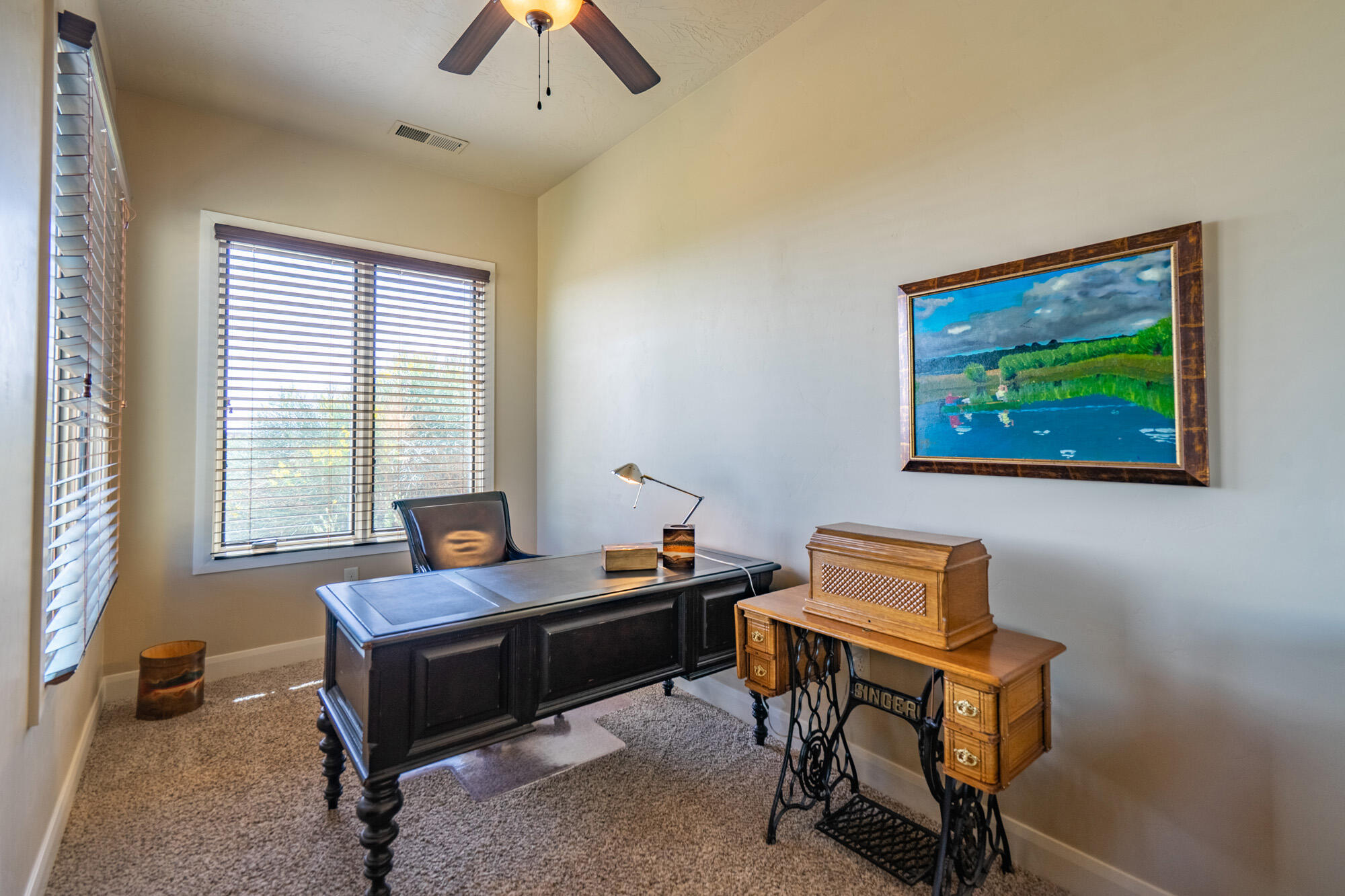 4976 N MESQUITE DR
