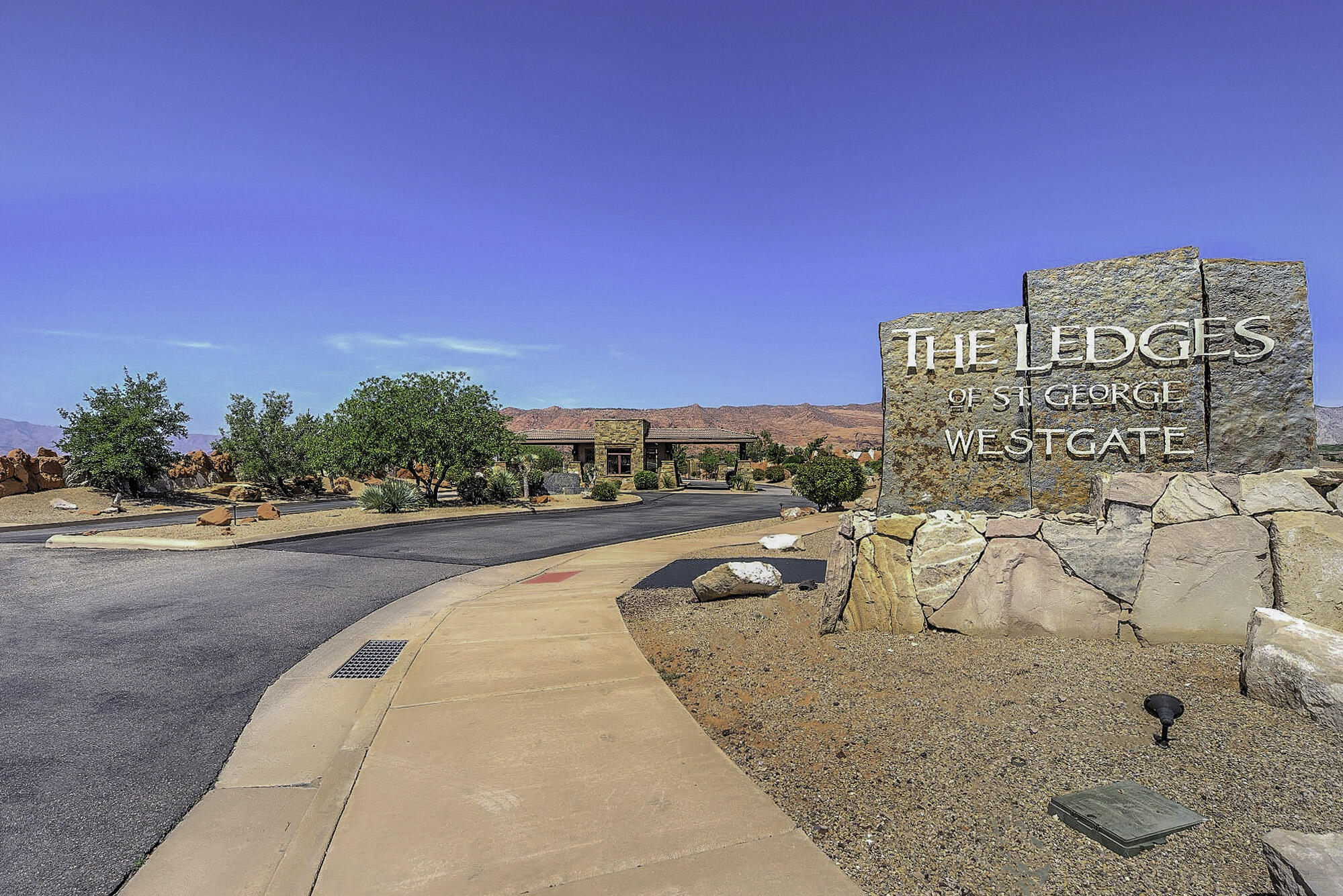 4976 N MESQUITE DR