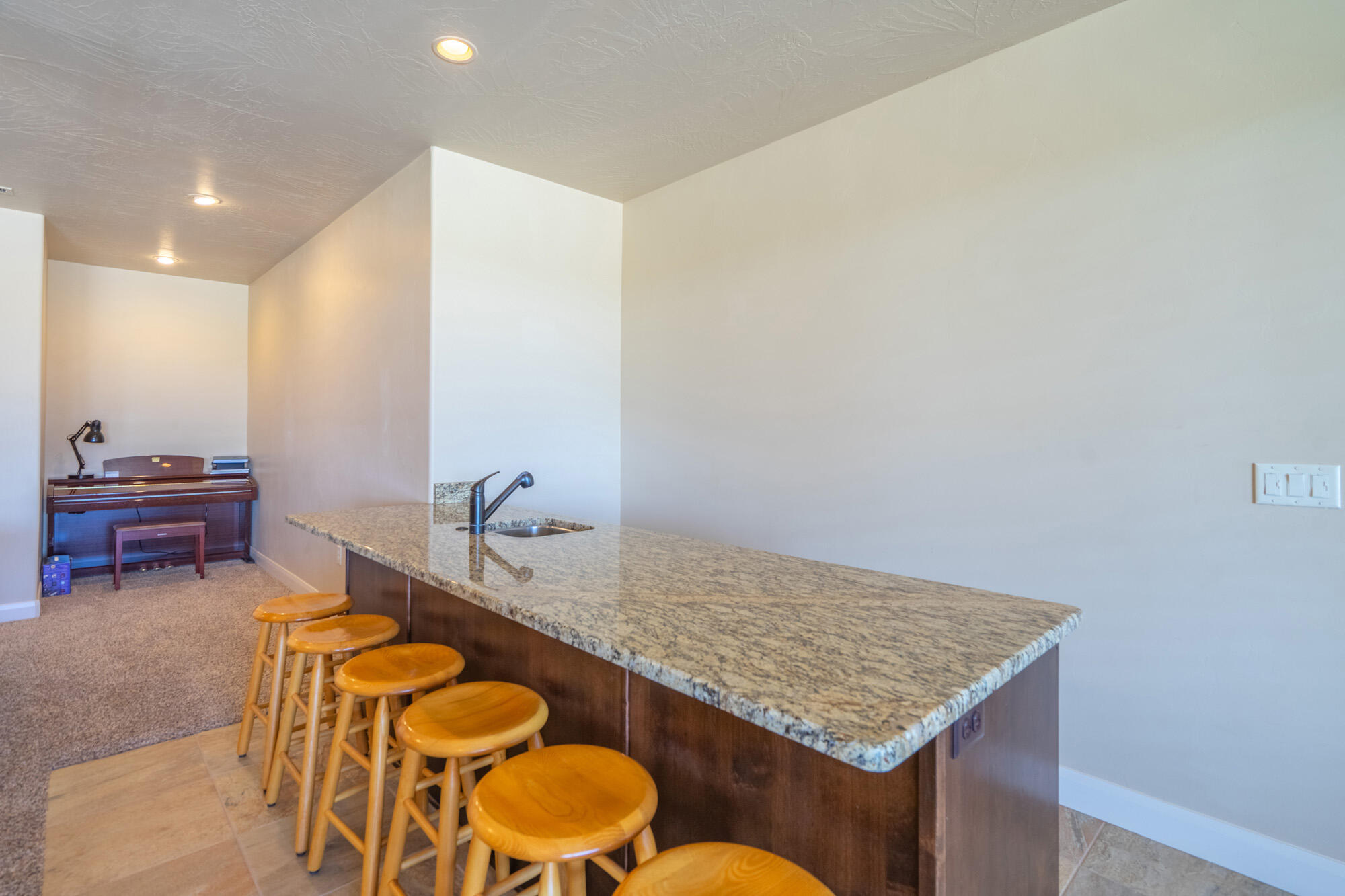 4976 N MESQUITE DR