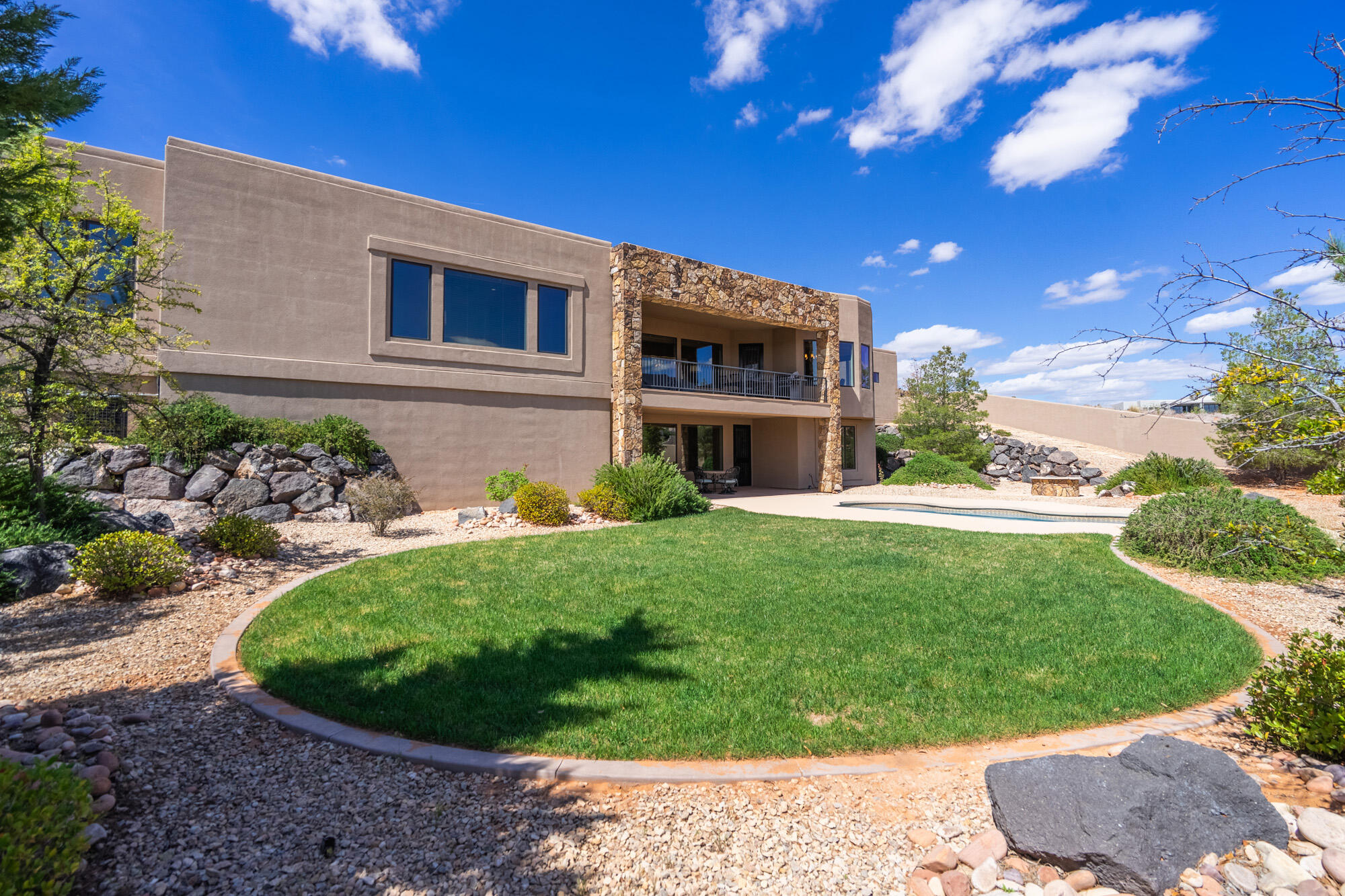 4976 N MESQUITE DR
