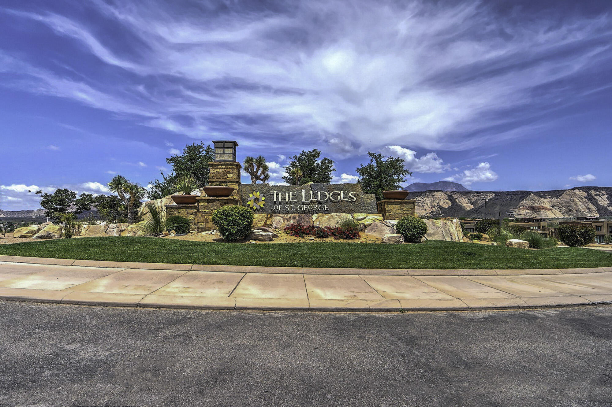 4976 N MESQUITE DR