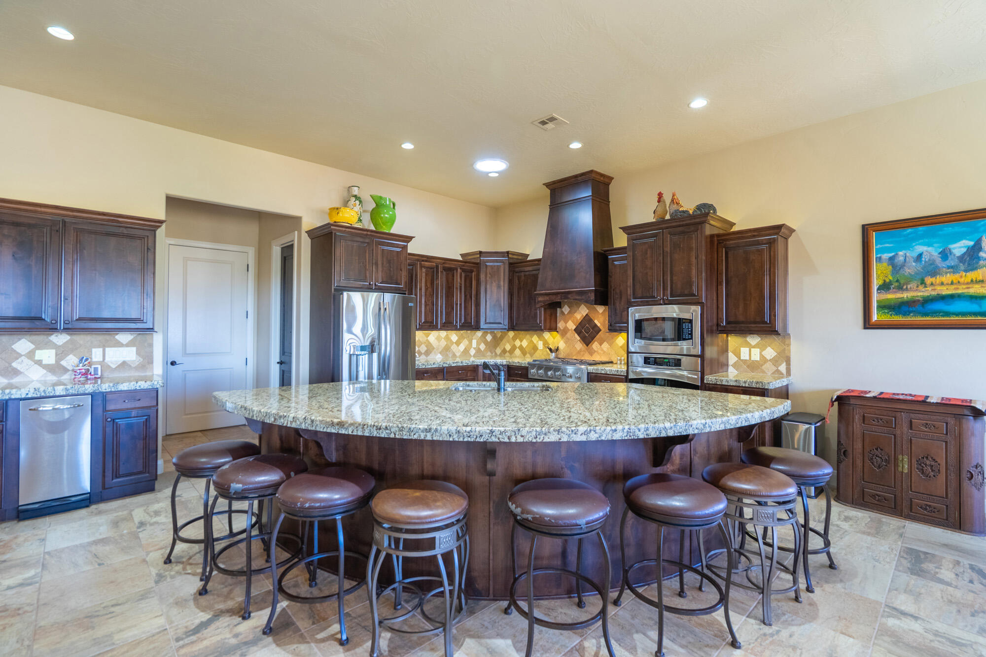 4976 N MESQUITE DR