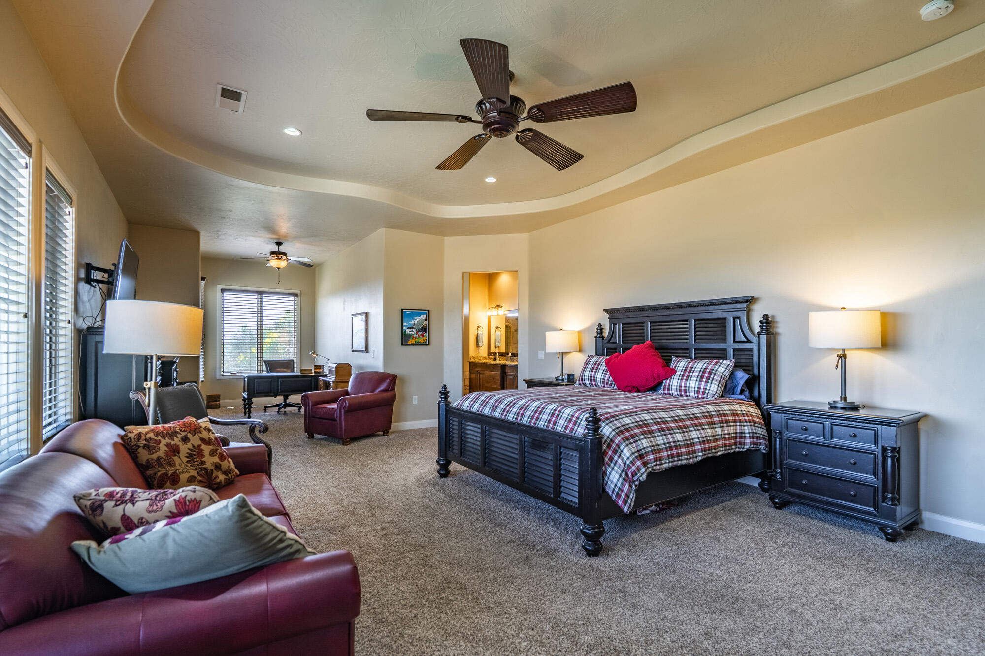 4976 N MESQUITE DR
