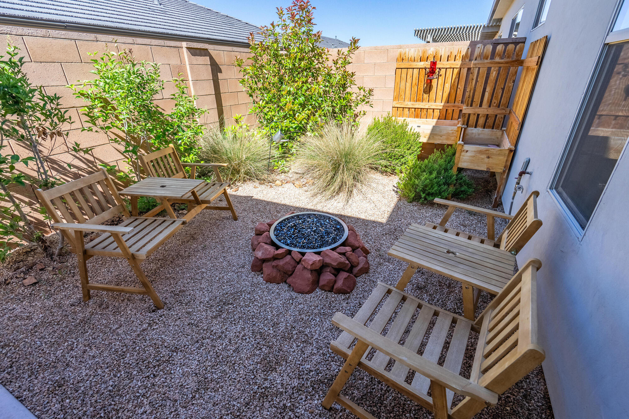 1137 W GRAYSON DR