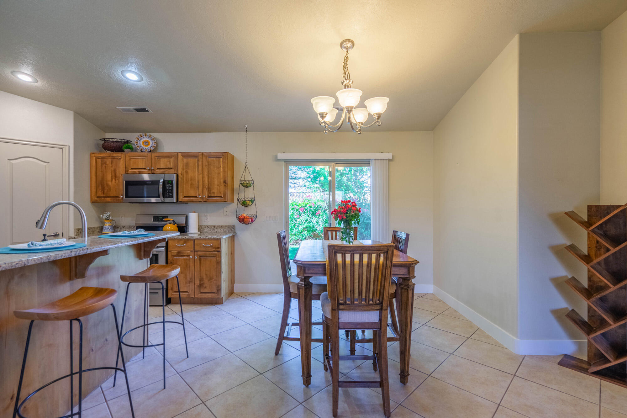 2185 W 1710 N