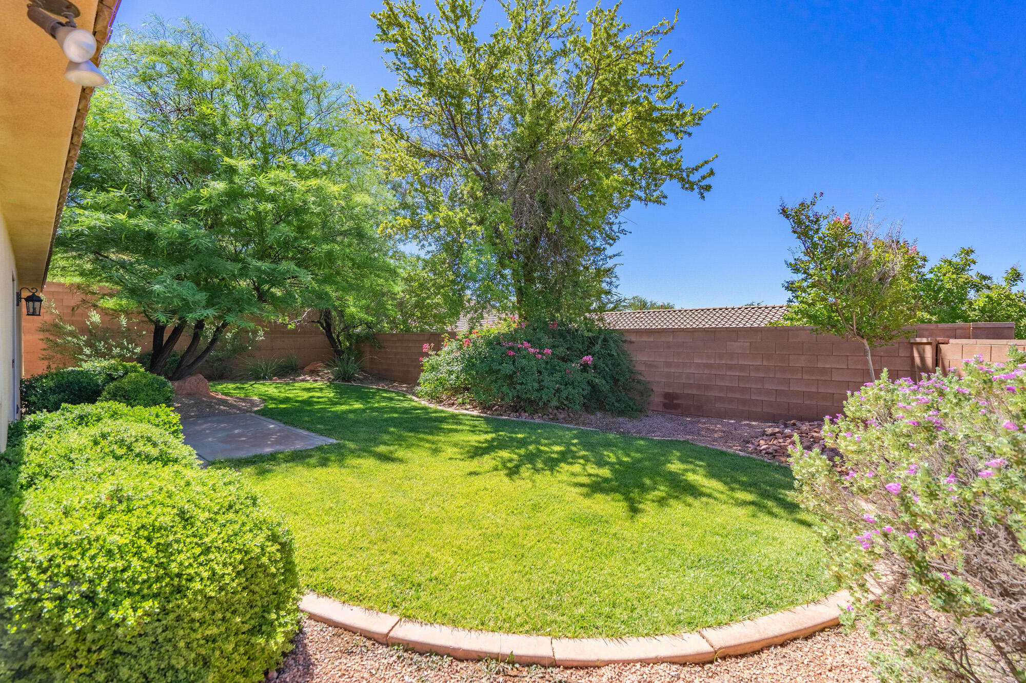 2185 W 1710 N