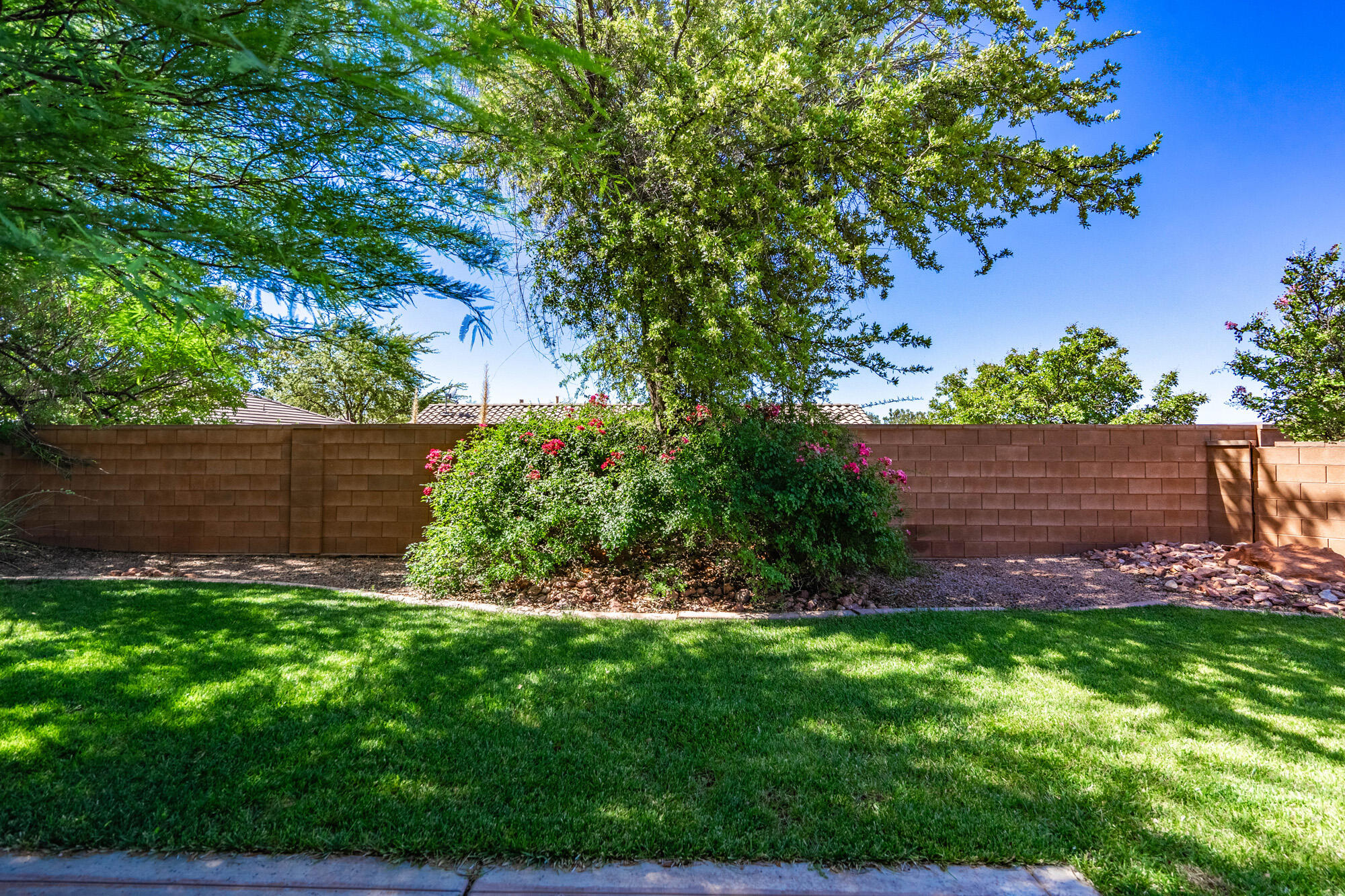 2185 W 1710 N