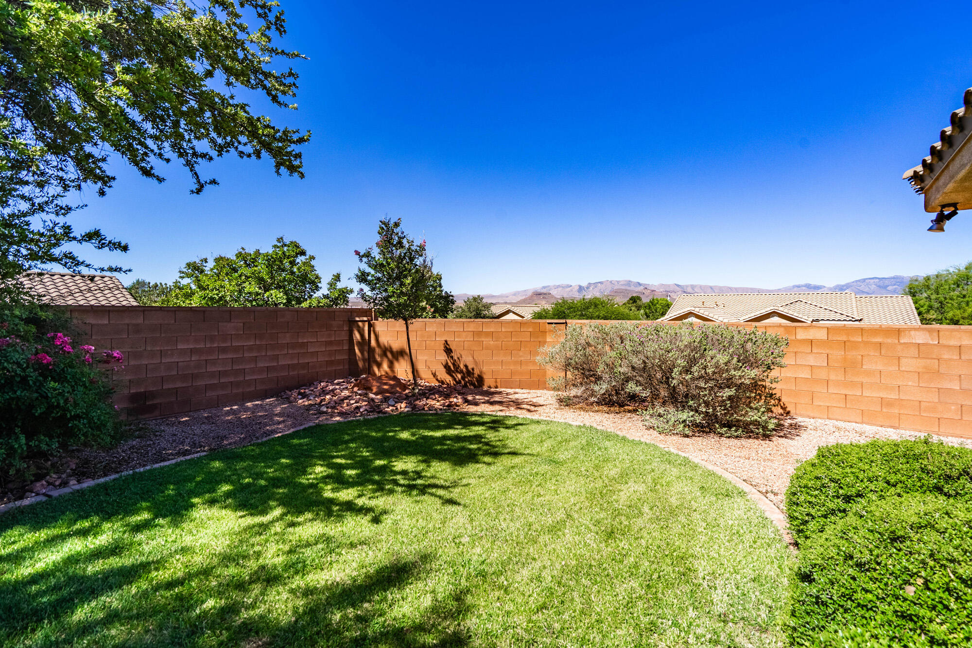 2185 W 1710 N