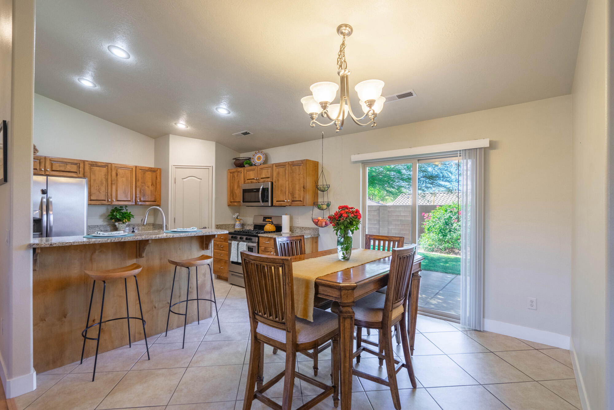 2185 W 1710 N
