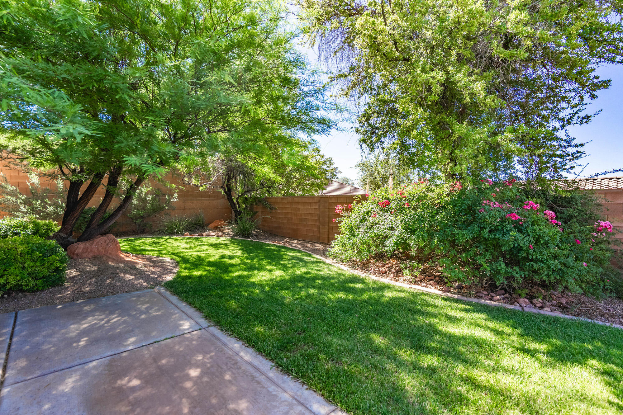 2185 W 1710 N