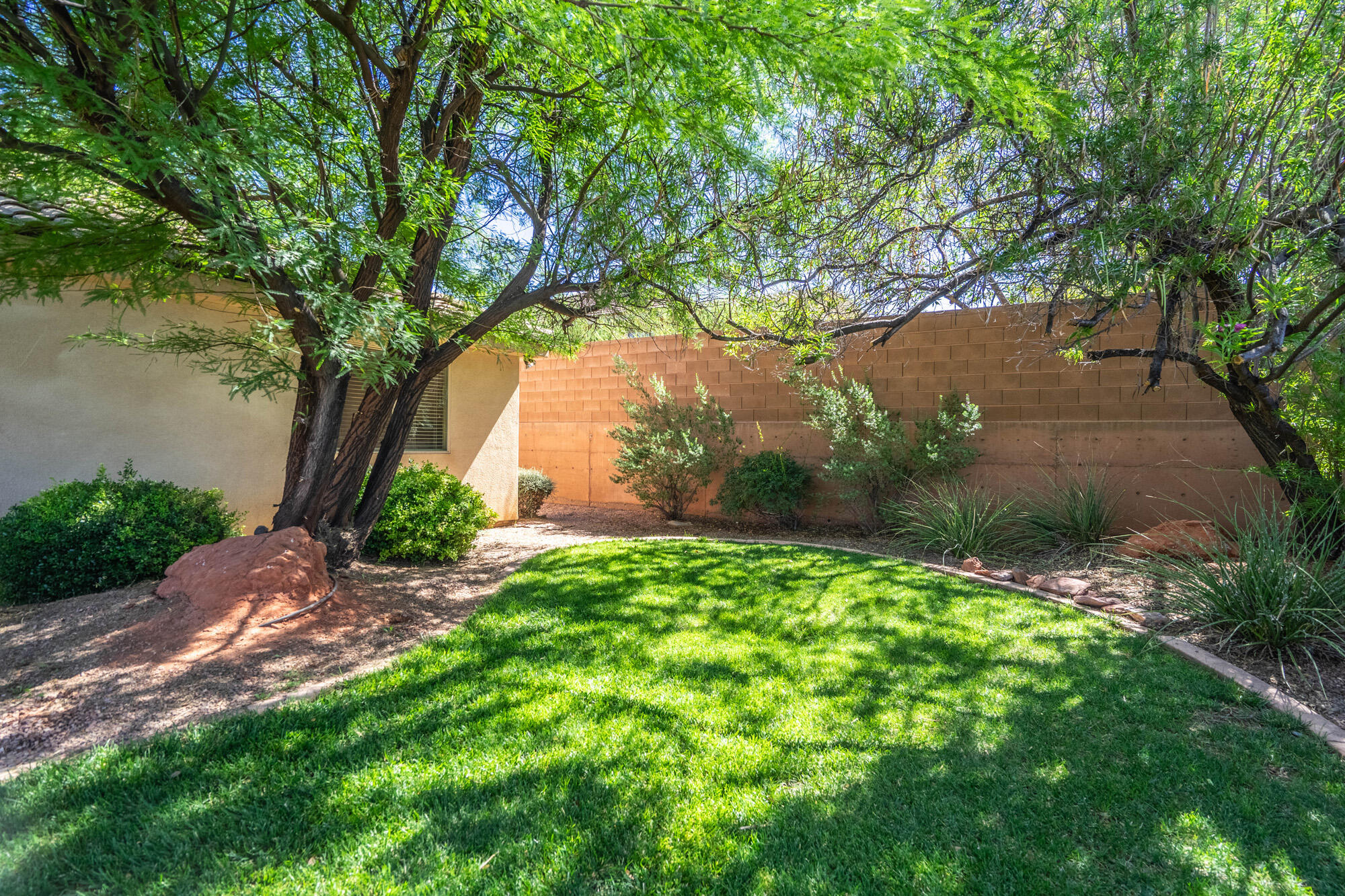 2185 W 1710 N