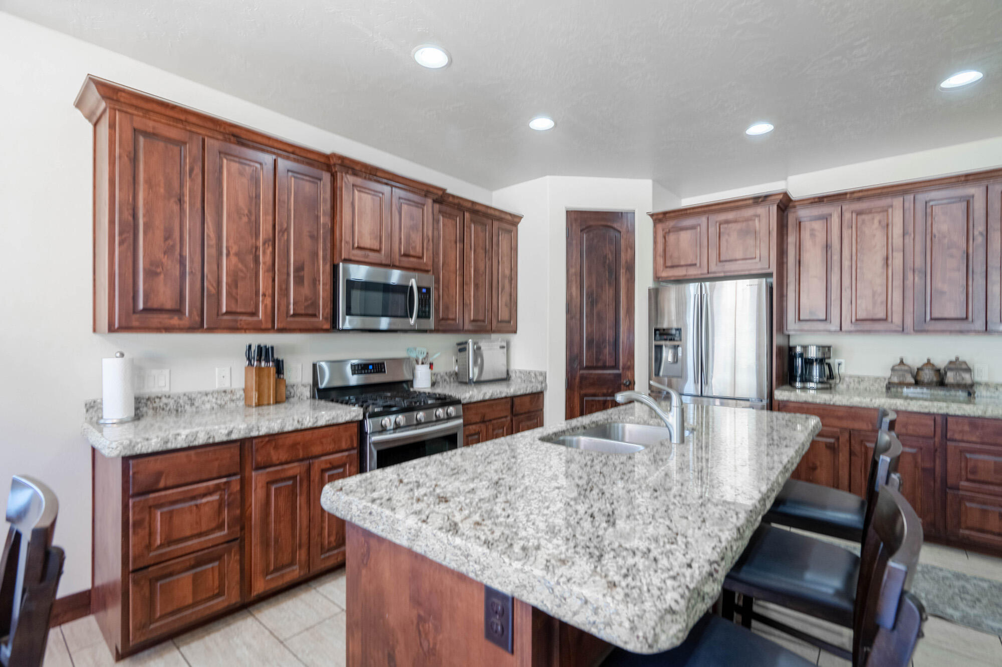 576 N Sun Rock Way
