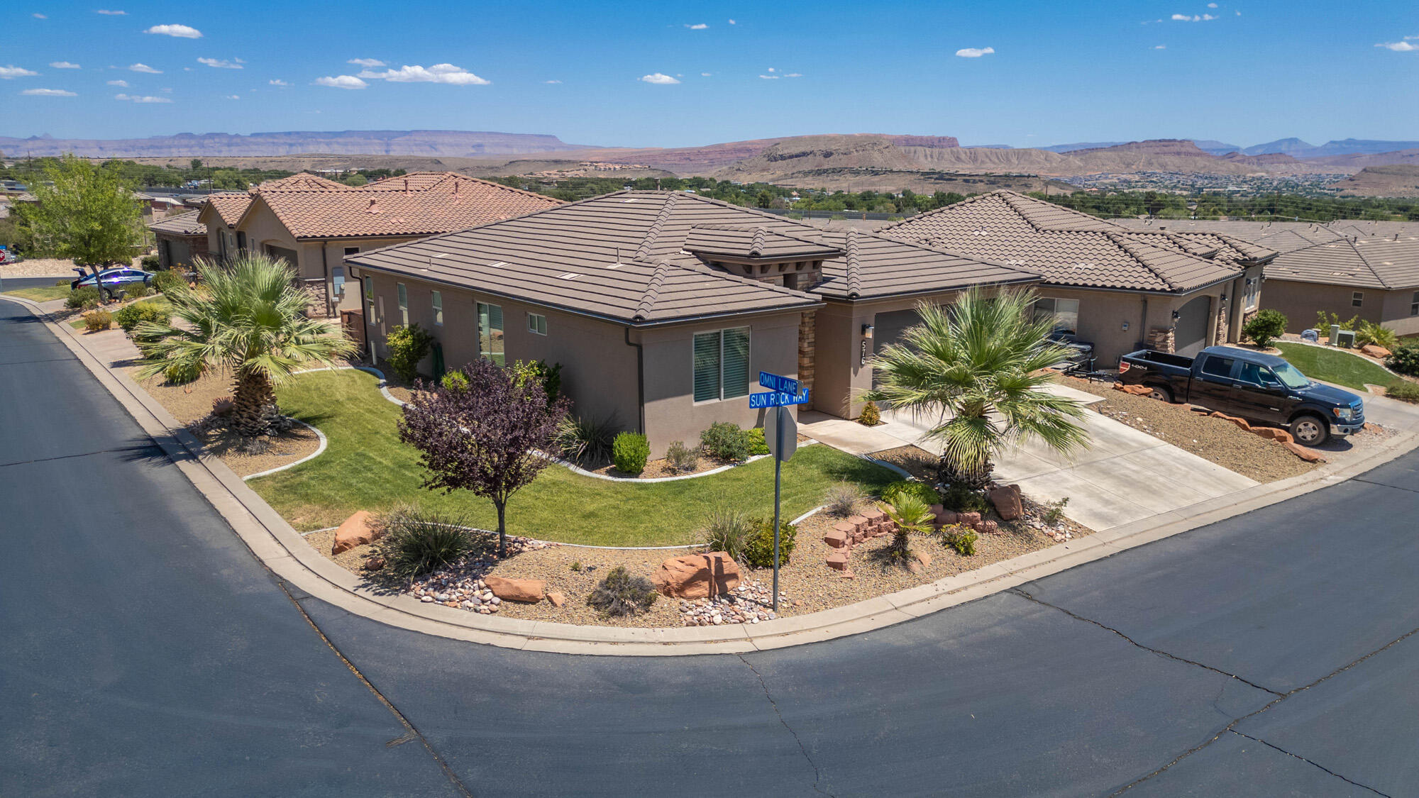 576 N Sun Rock Way