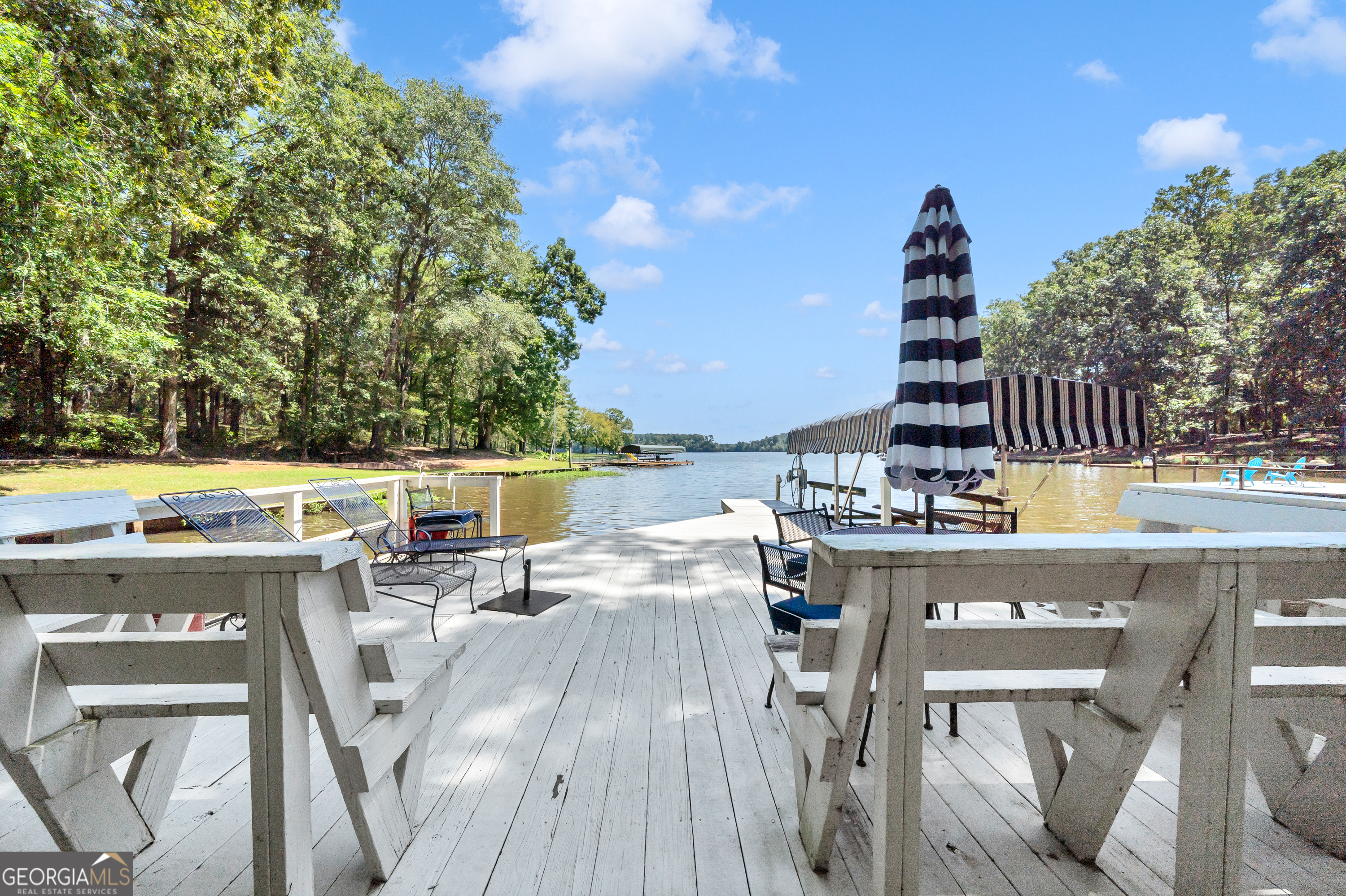 1021 Twin Rivers Lane