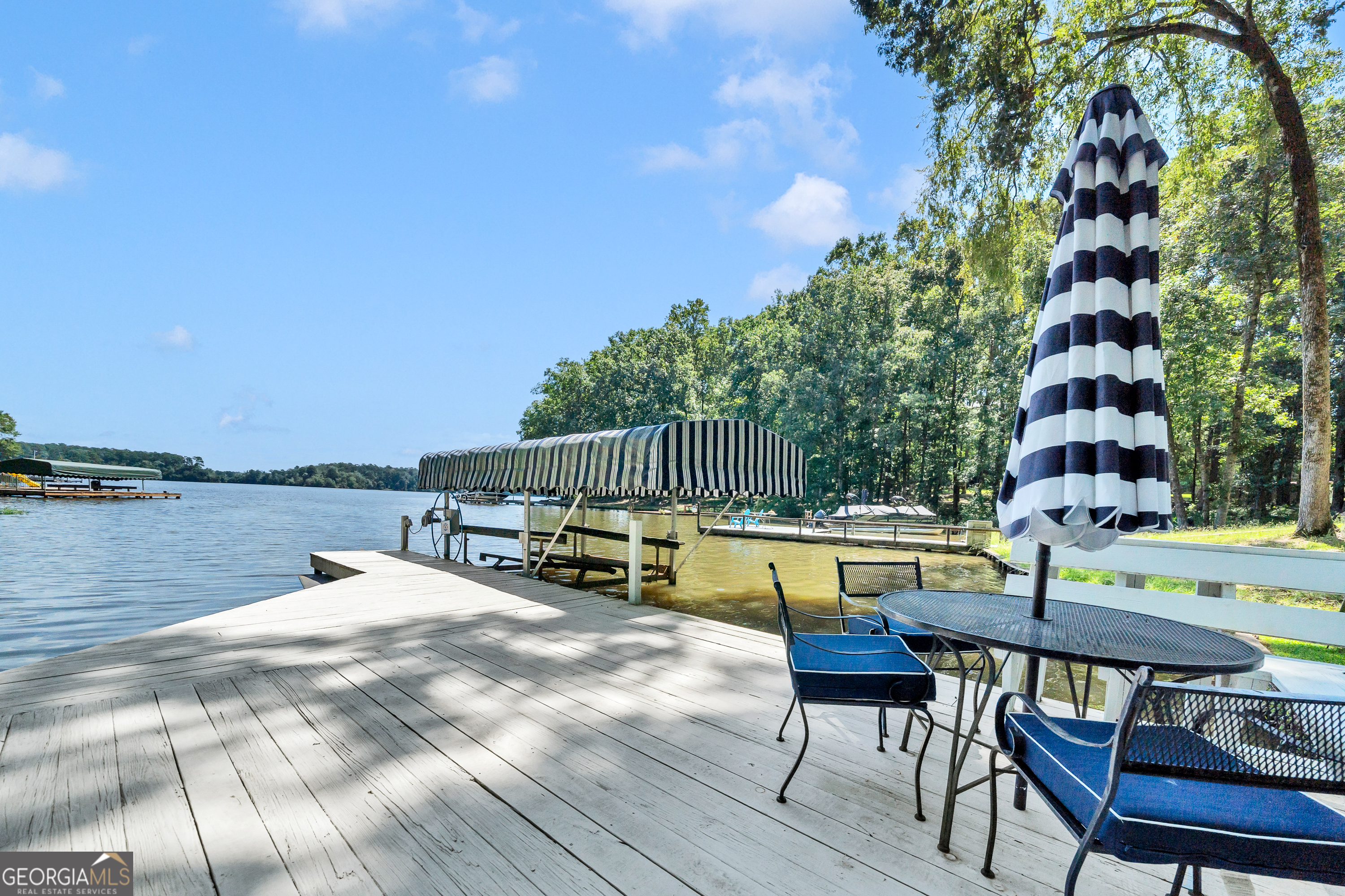 1021 Twin Rivers Lane