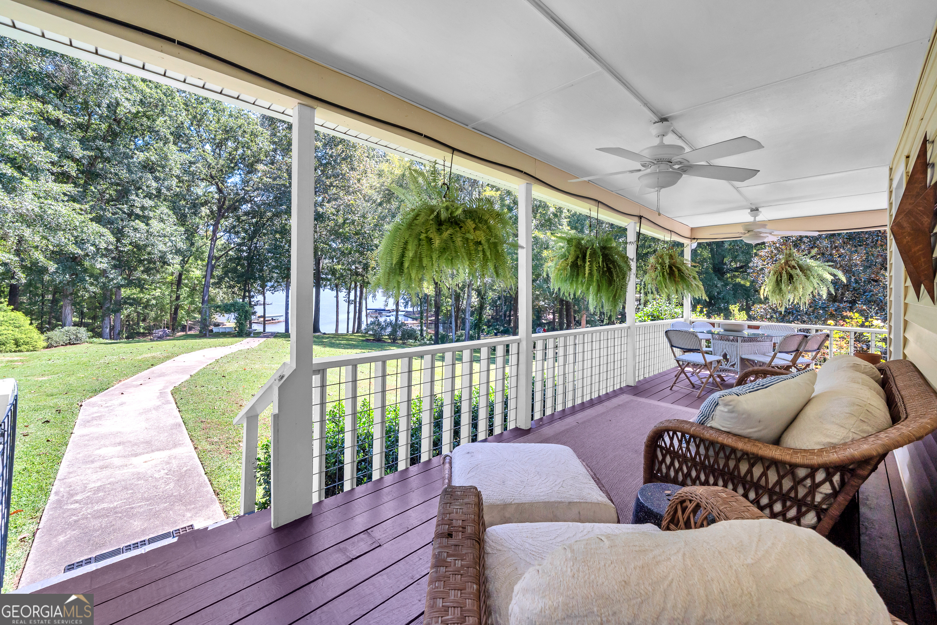 1021 Twin Rivers Lane