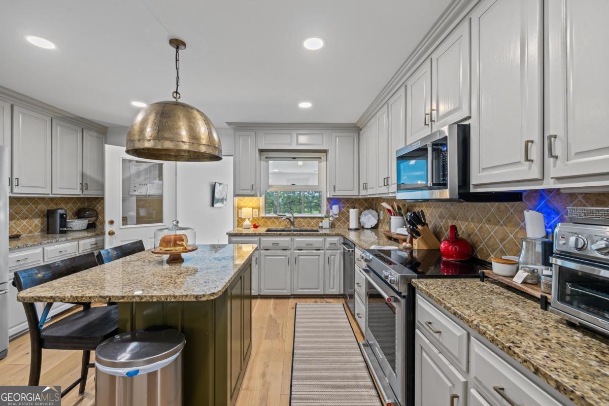 1021 Twin Rivers Lane