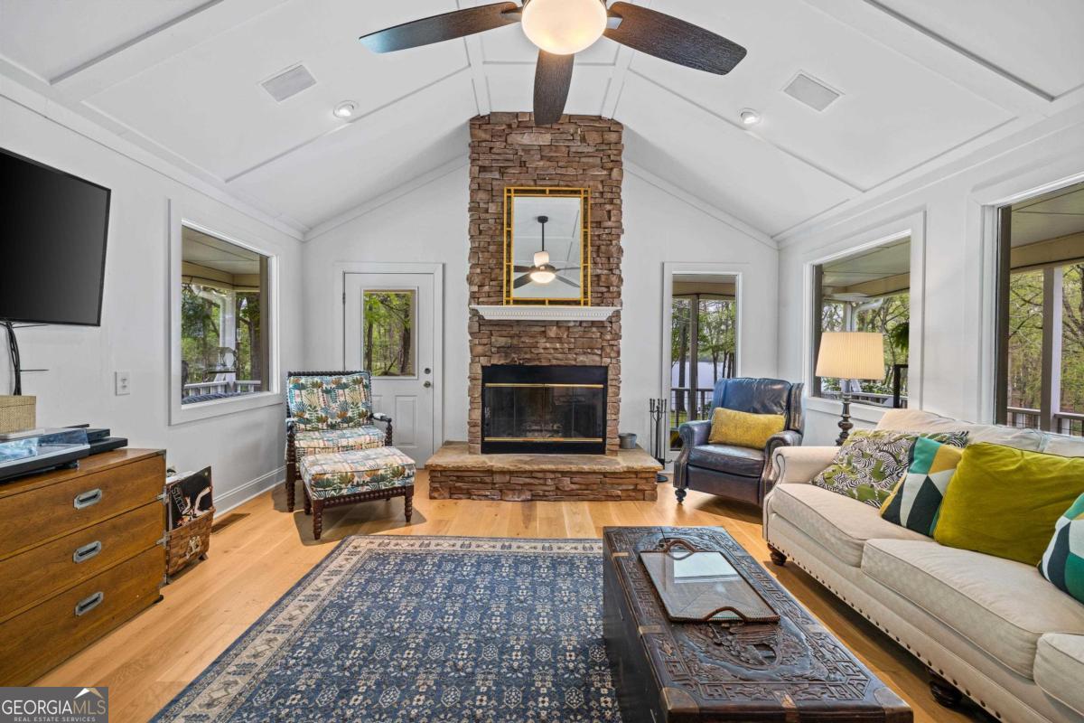 1021 Twin Rivers Lane