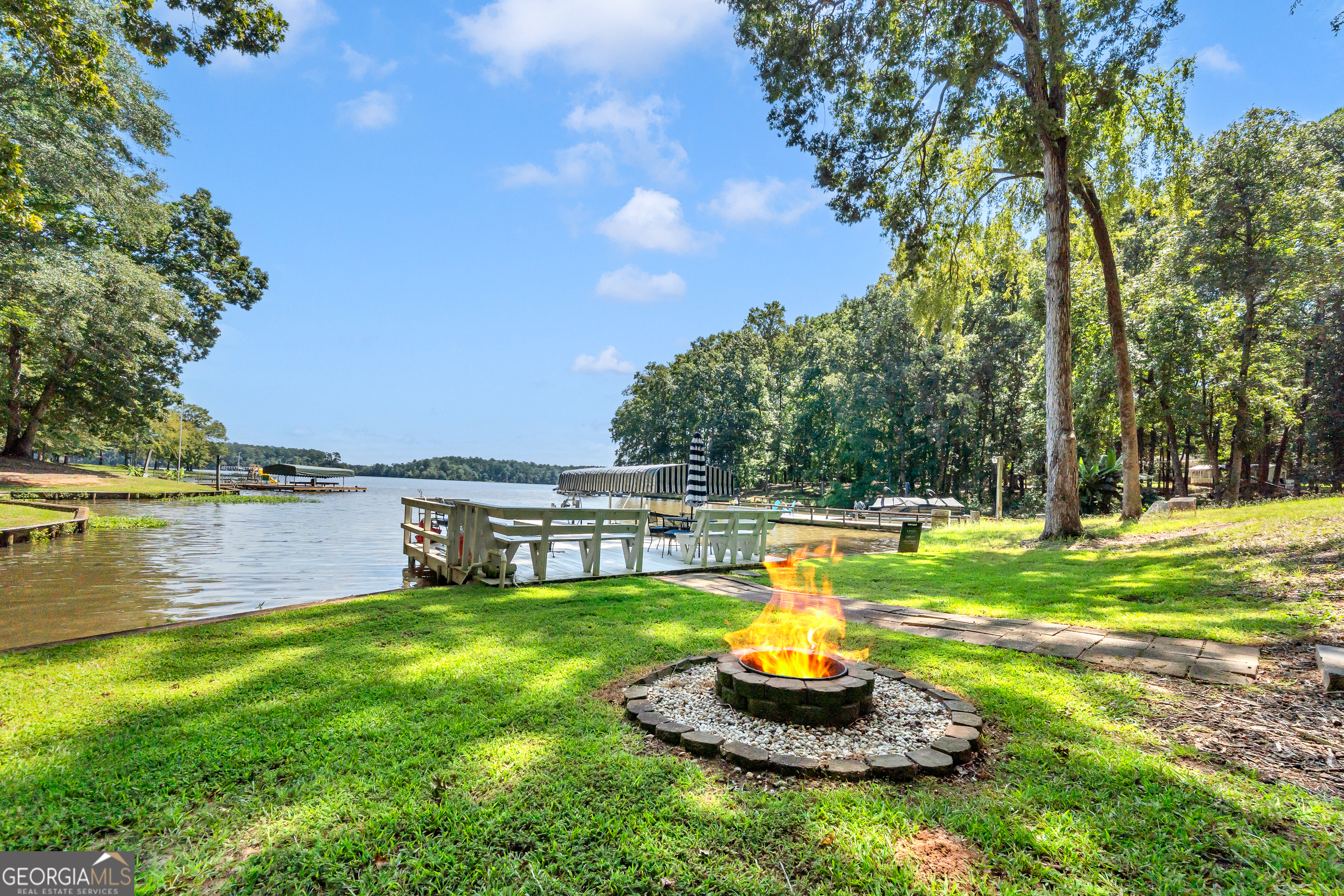 1021 Twin Rivers Lane