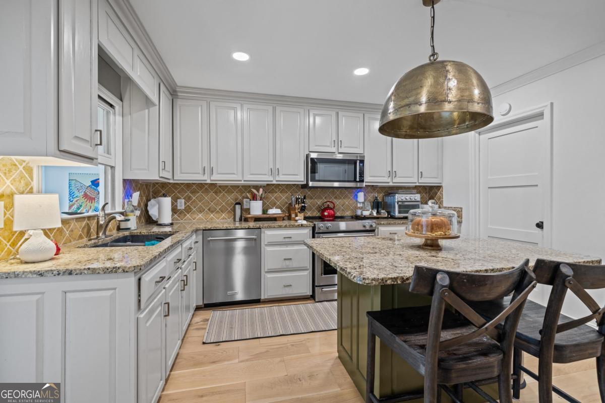 1021 Twin Rivers Lane