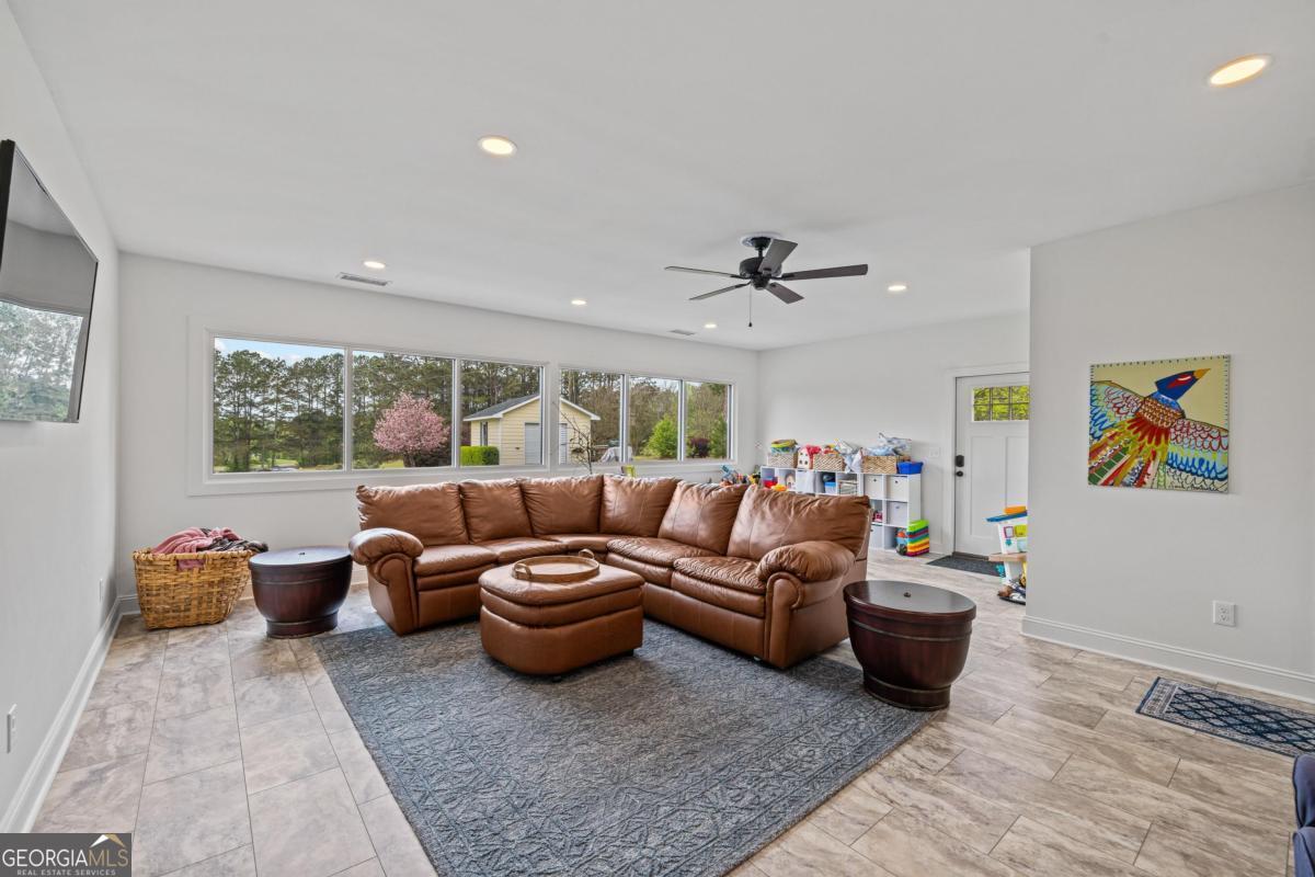 1021 Twin Rivers Lane