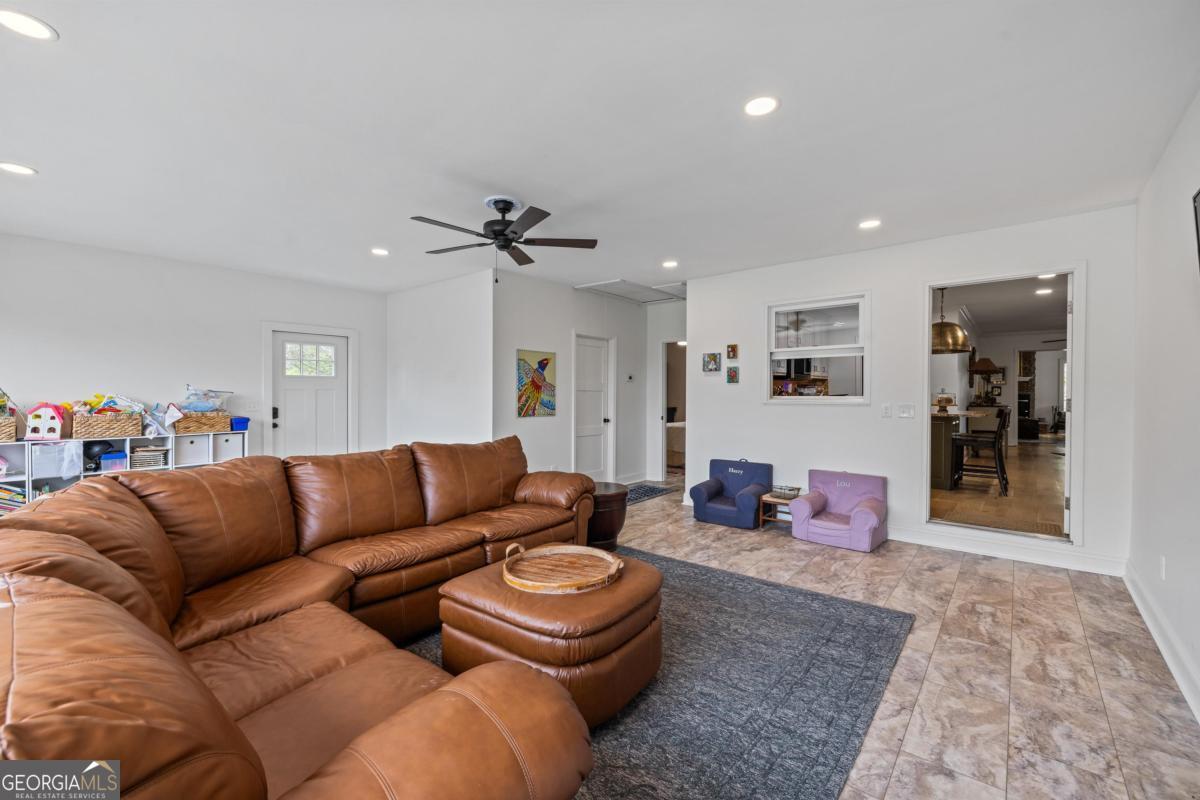 1021 Twin Rivers Lane