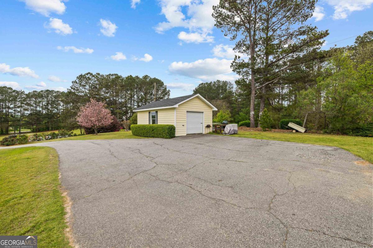 1021 Twin Rivers Lane