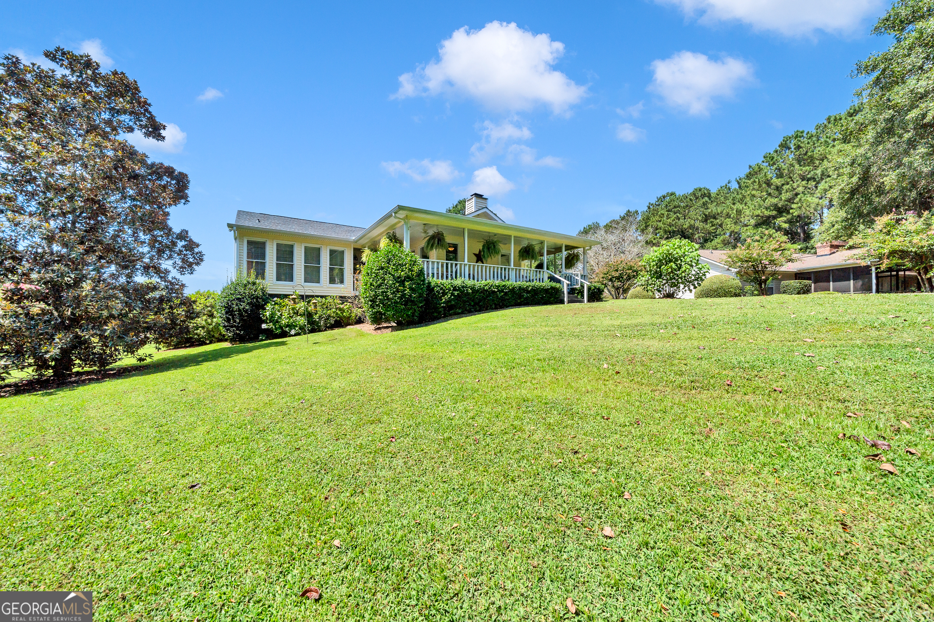 1021 Twin Rivers Lane