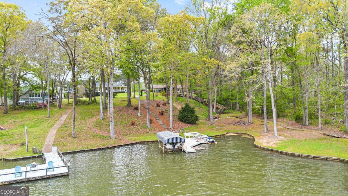 1021 Twin Rivers Lane