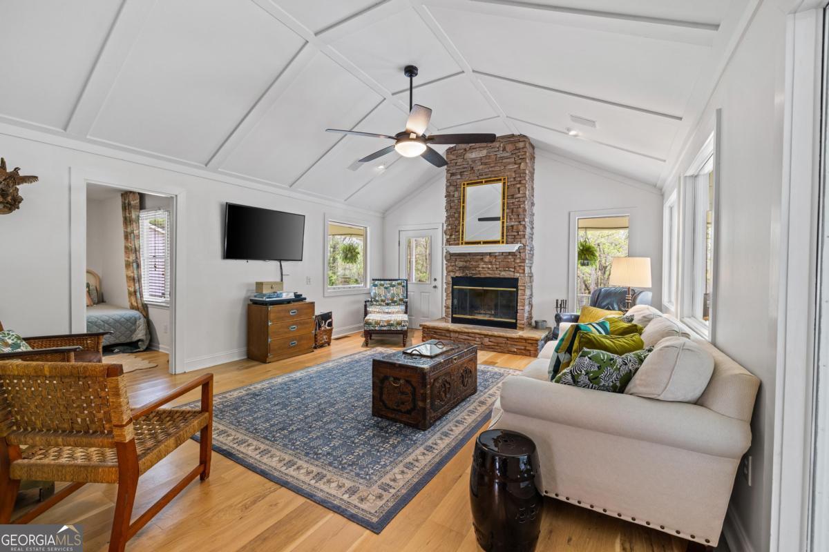 1021 Twin Rivers Lane