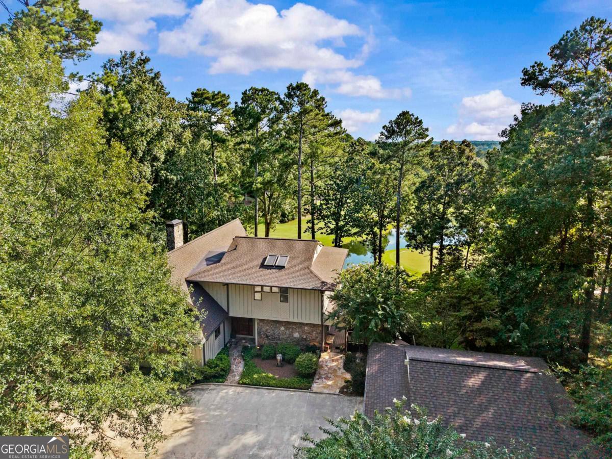 1201 Lakeview Court