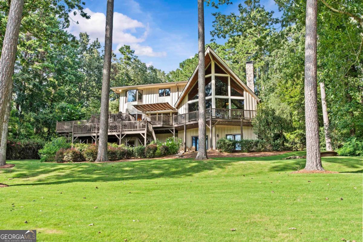 1201 Lakeview Court