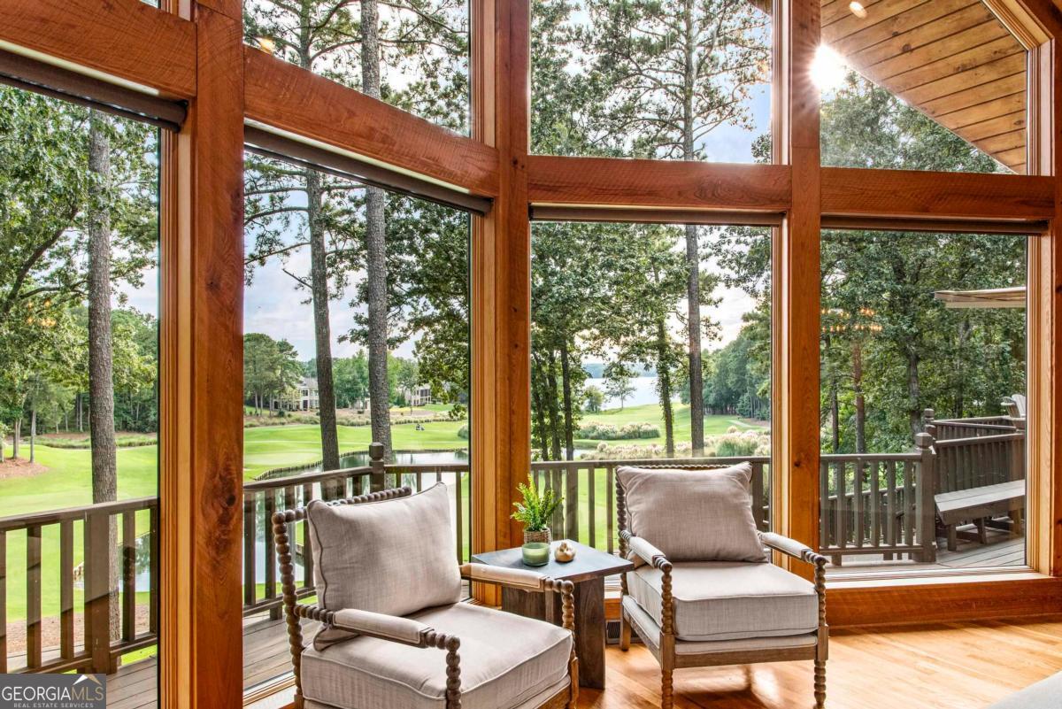 1201 Lakeview Court
