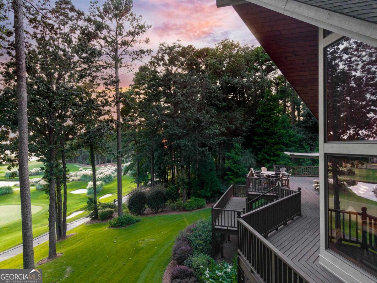 1201 Lakeview Court