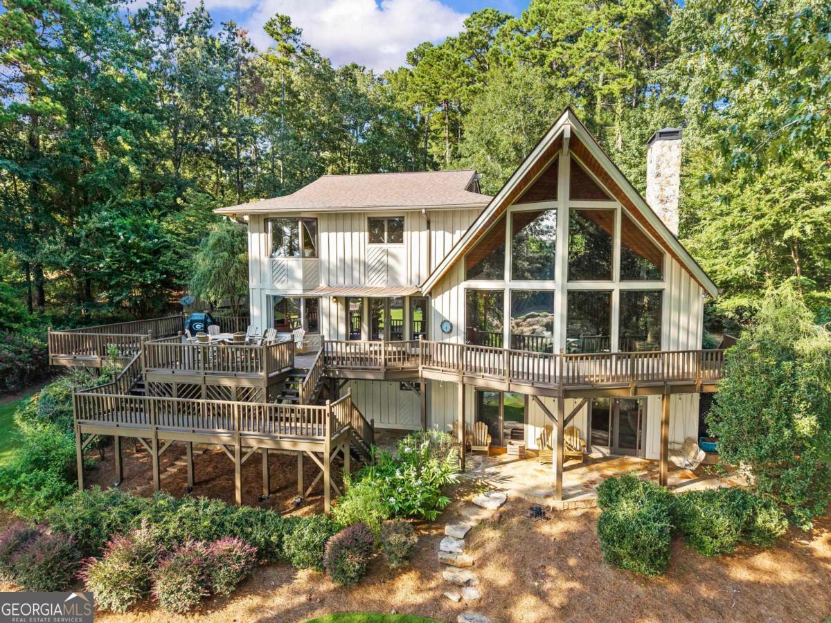 1201 Lakeview Court