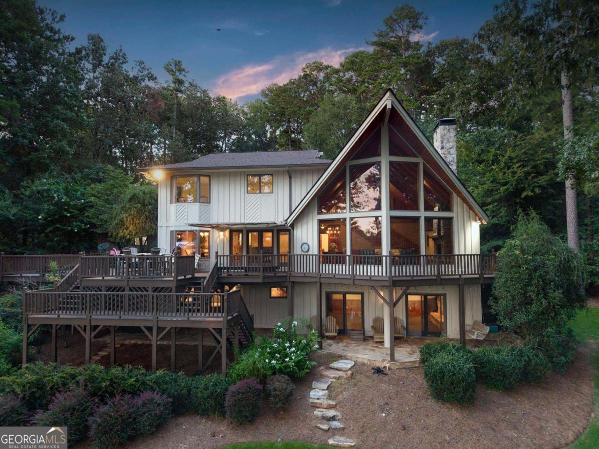 1201 Lakeview Court
