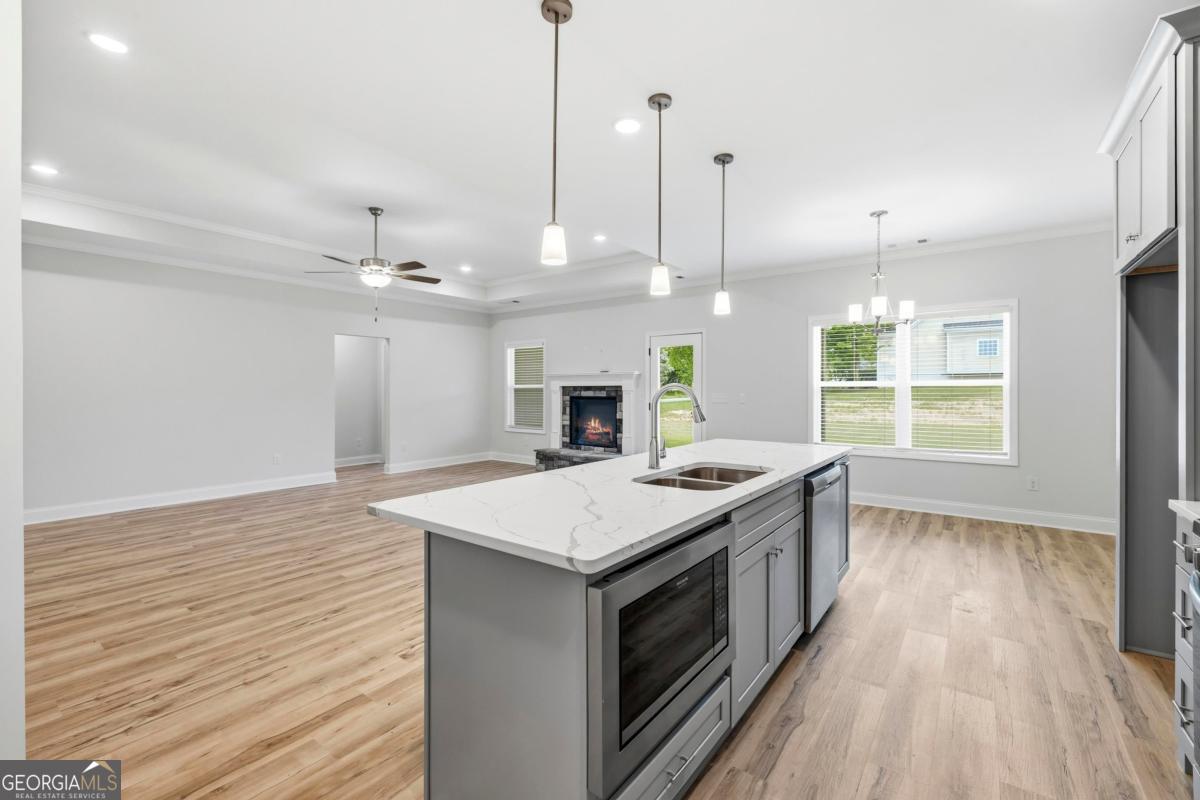 1000 Shoreline Drive