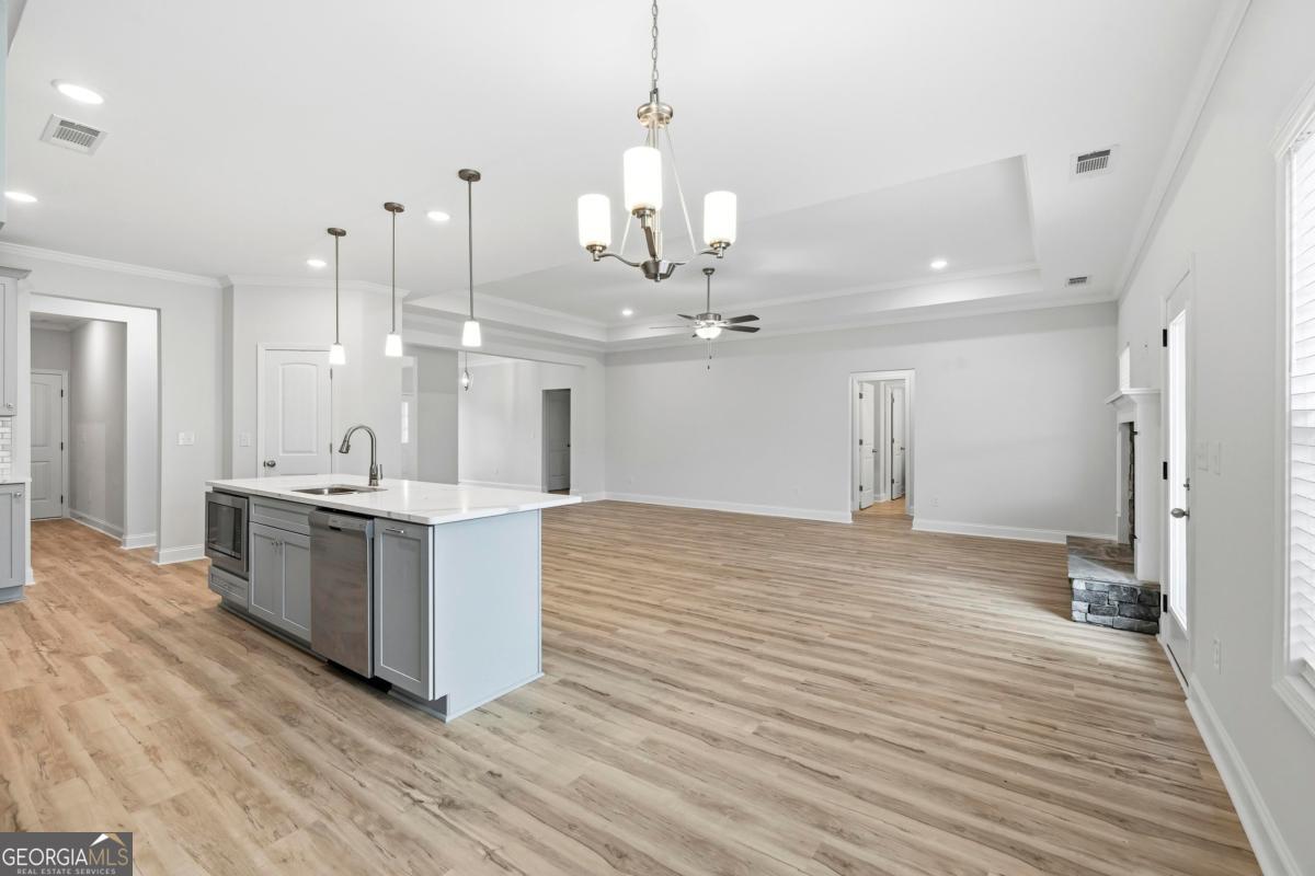 1000 Shoreline Drive