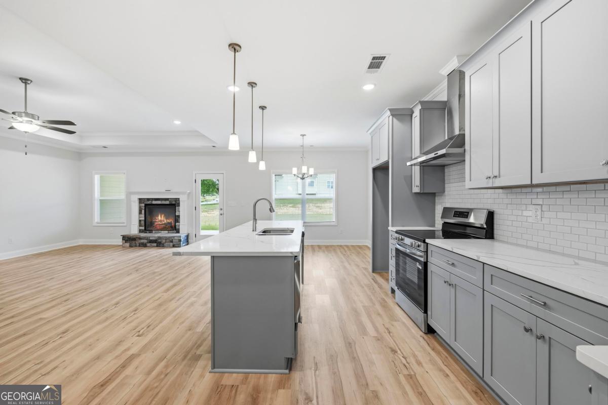 1000 Shoreline Drive