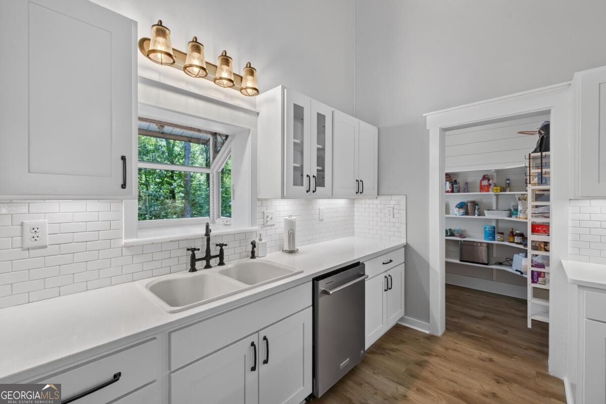 1331 Heidi Trail