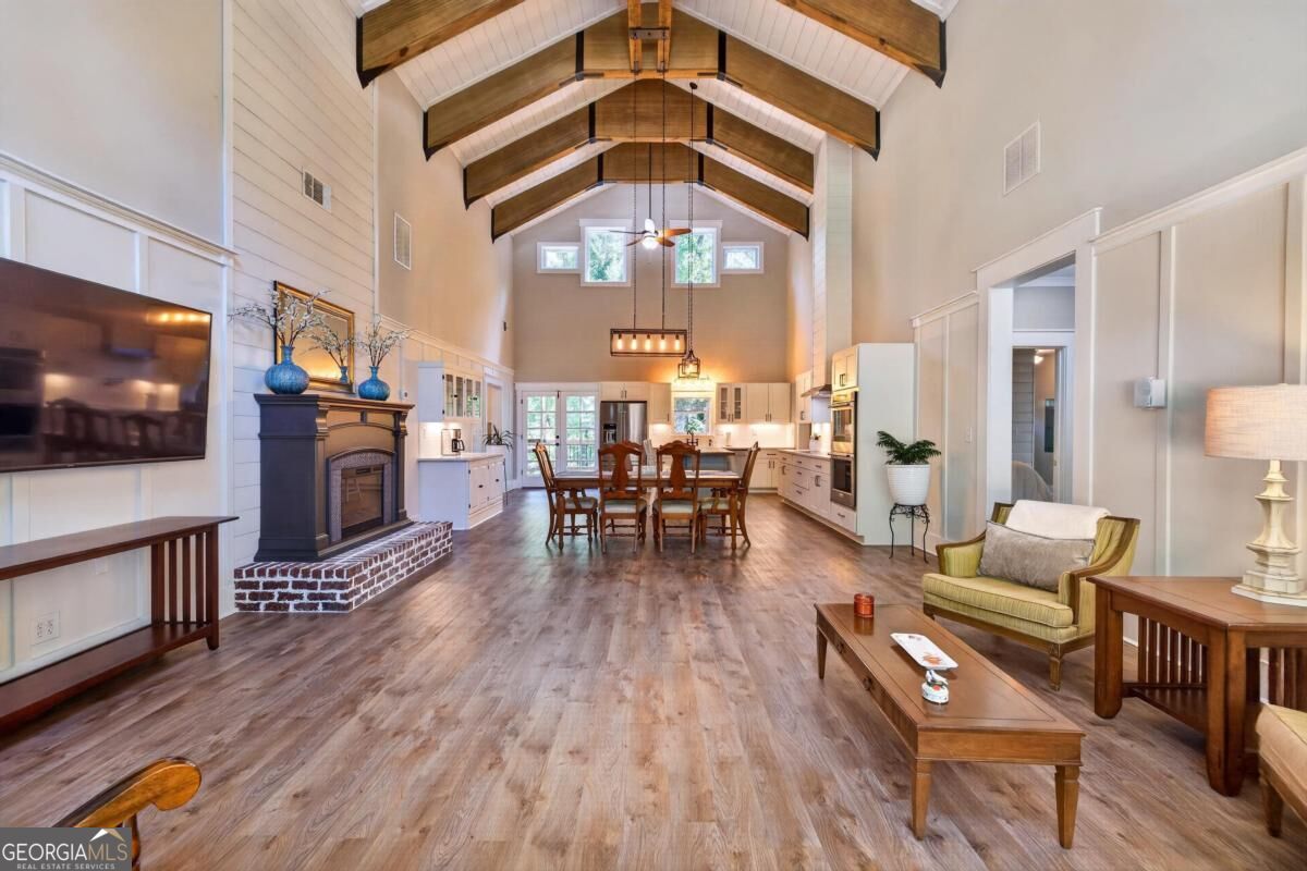 1331 Heidi Trail