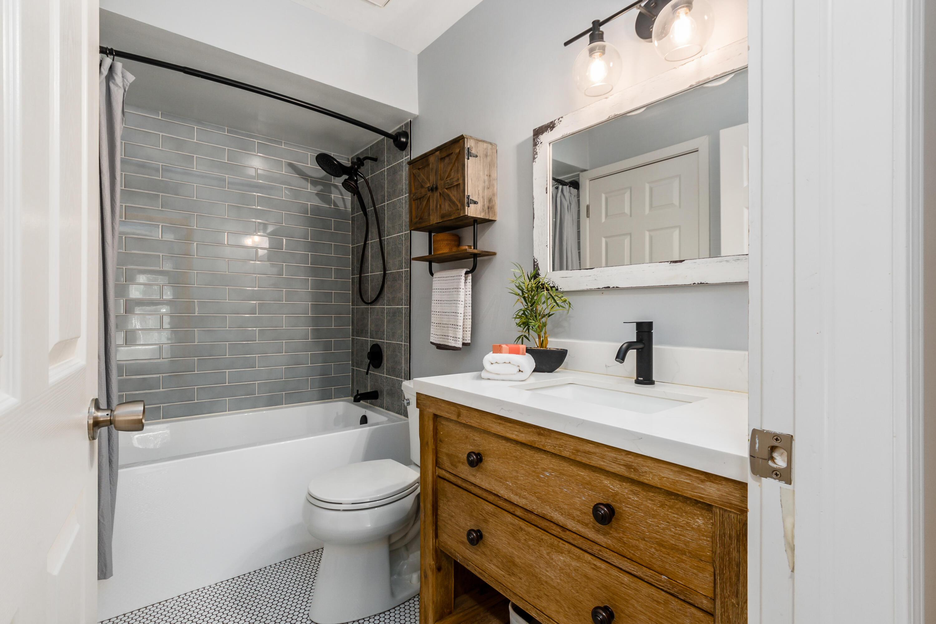 1577 Arlington Avenue, 1577B