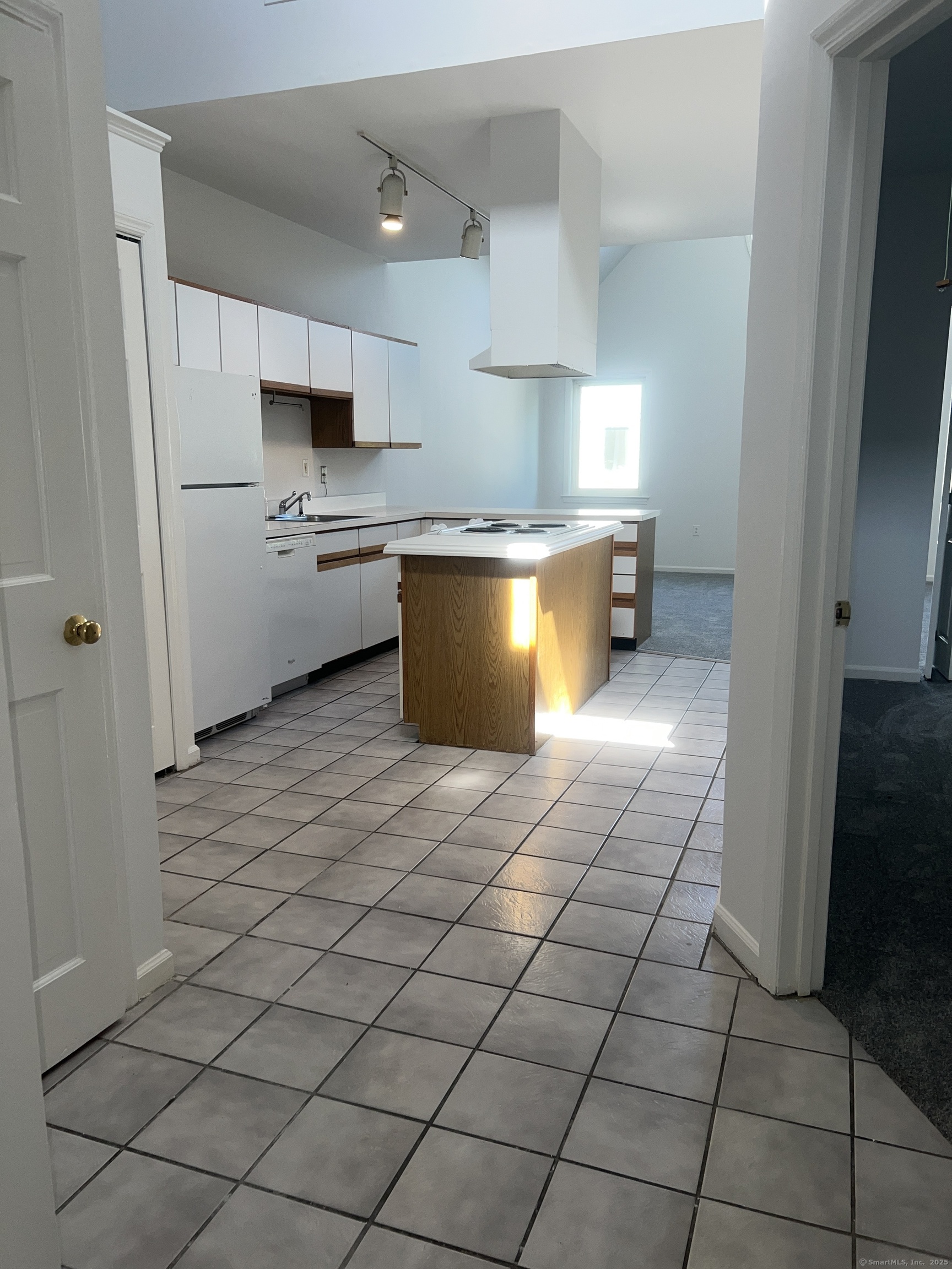 170 Post Road West C2