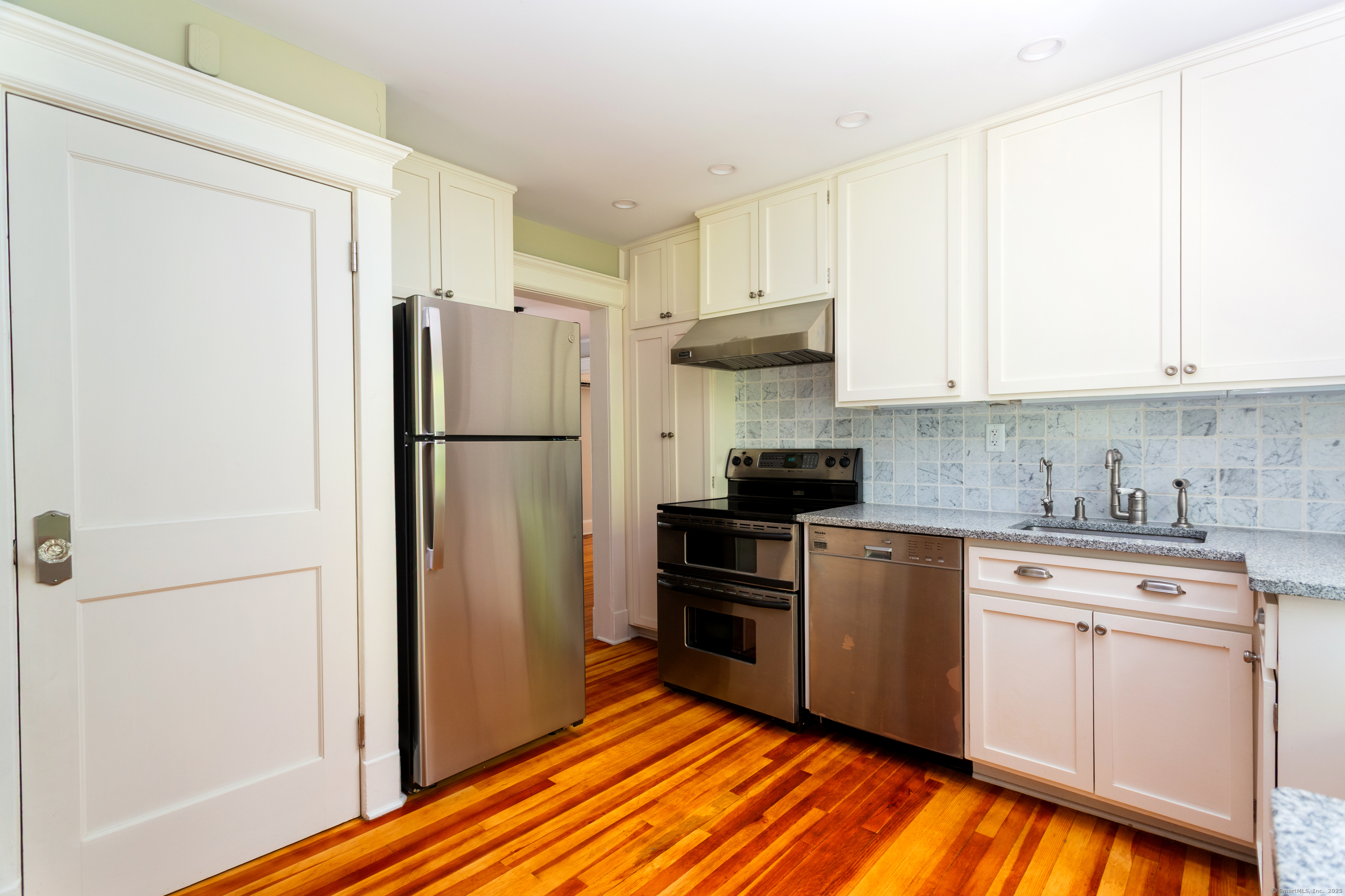 28 Woodside Avenue