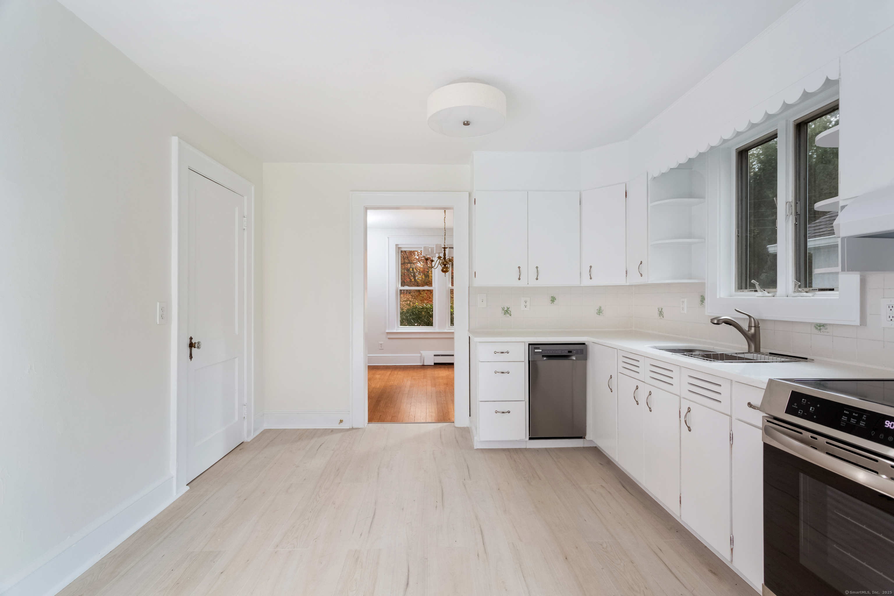 31 Hillandale Road