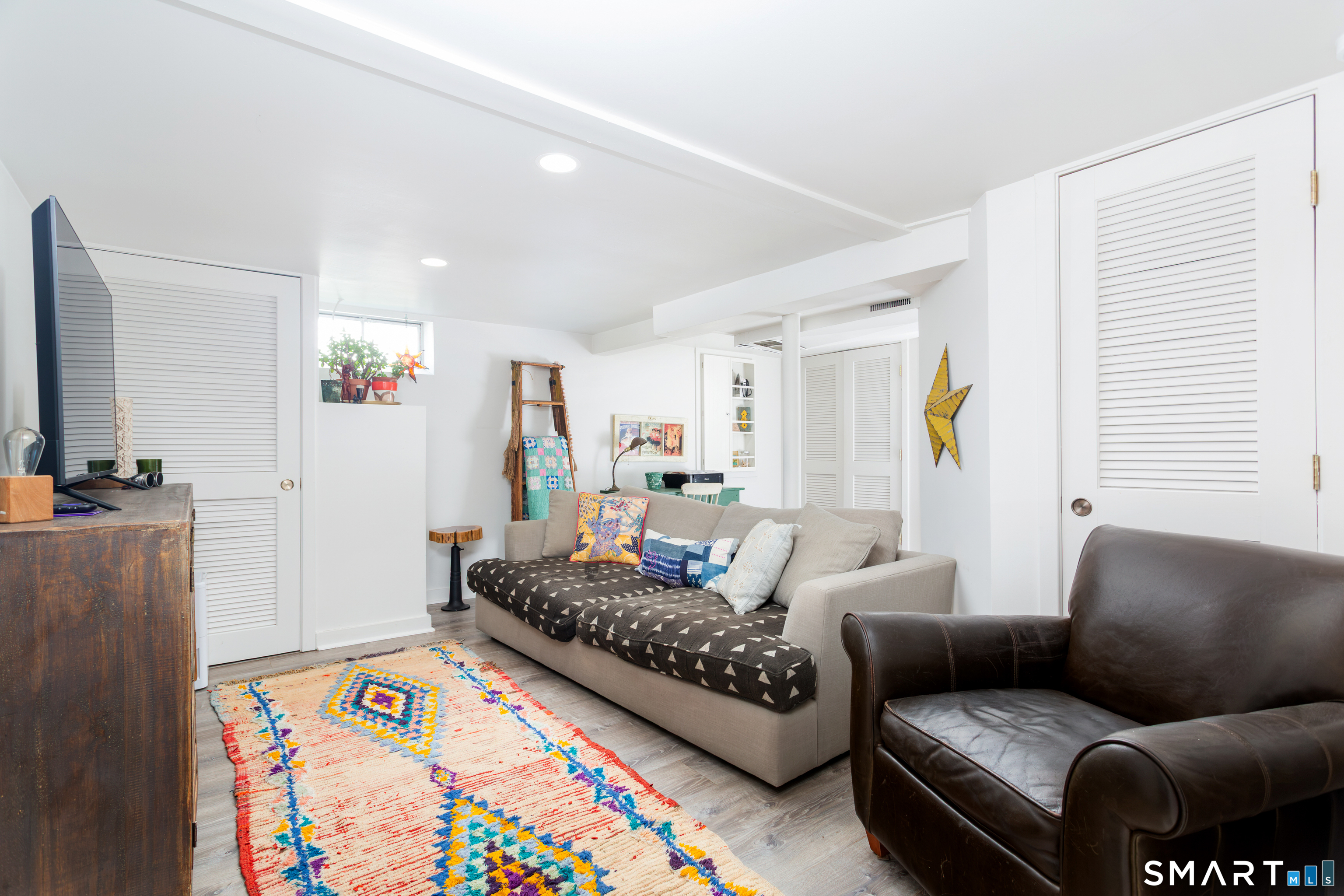 127 Moritz Place